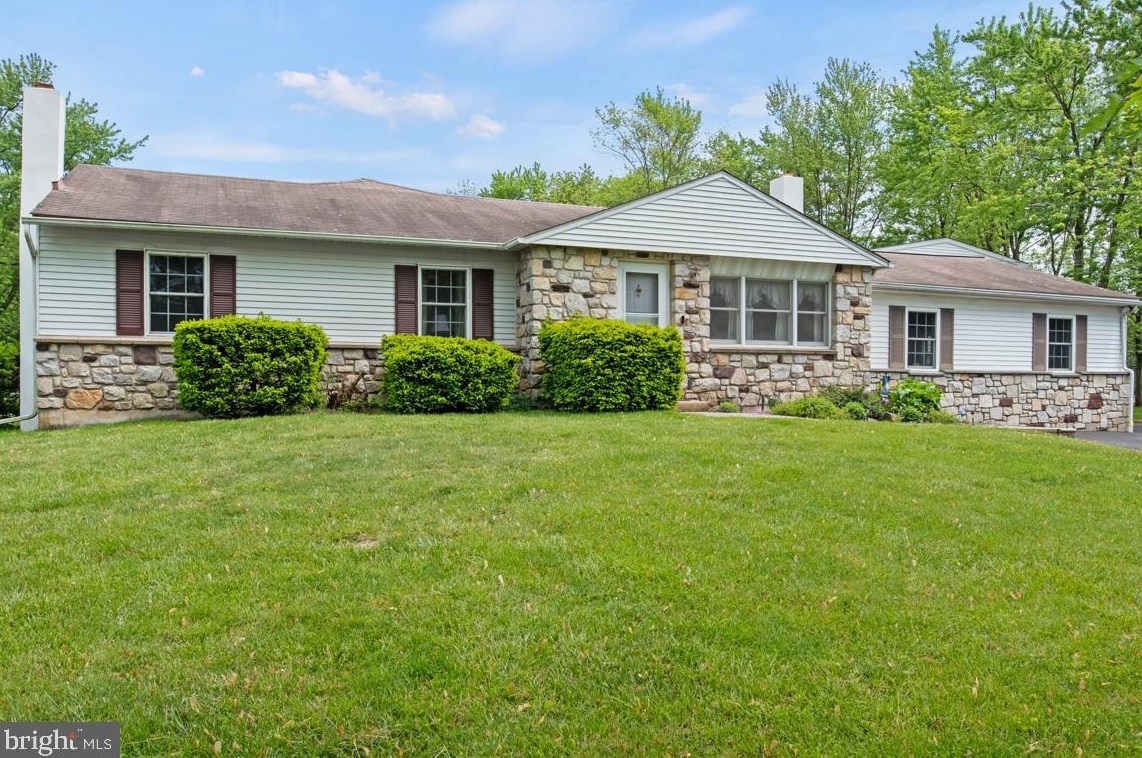 1011 Brinckman Rd, Red Hill, PA 18073