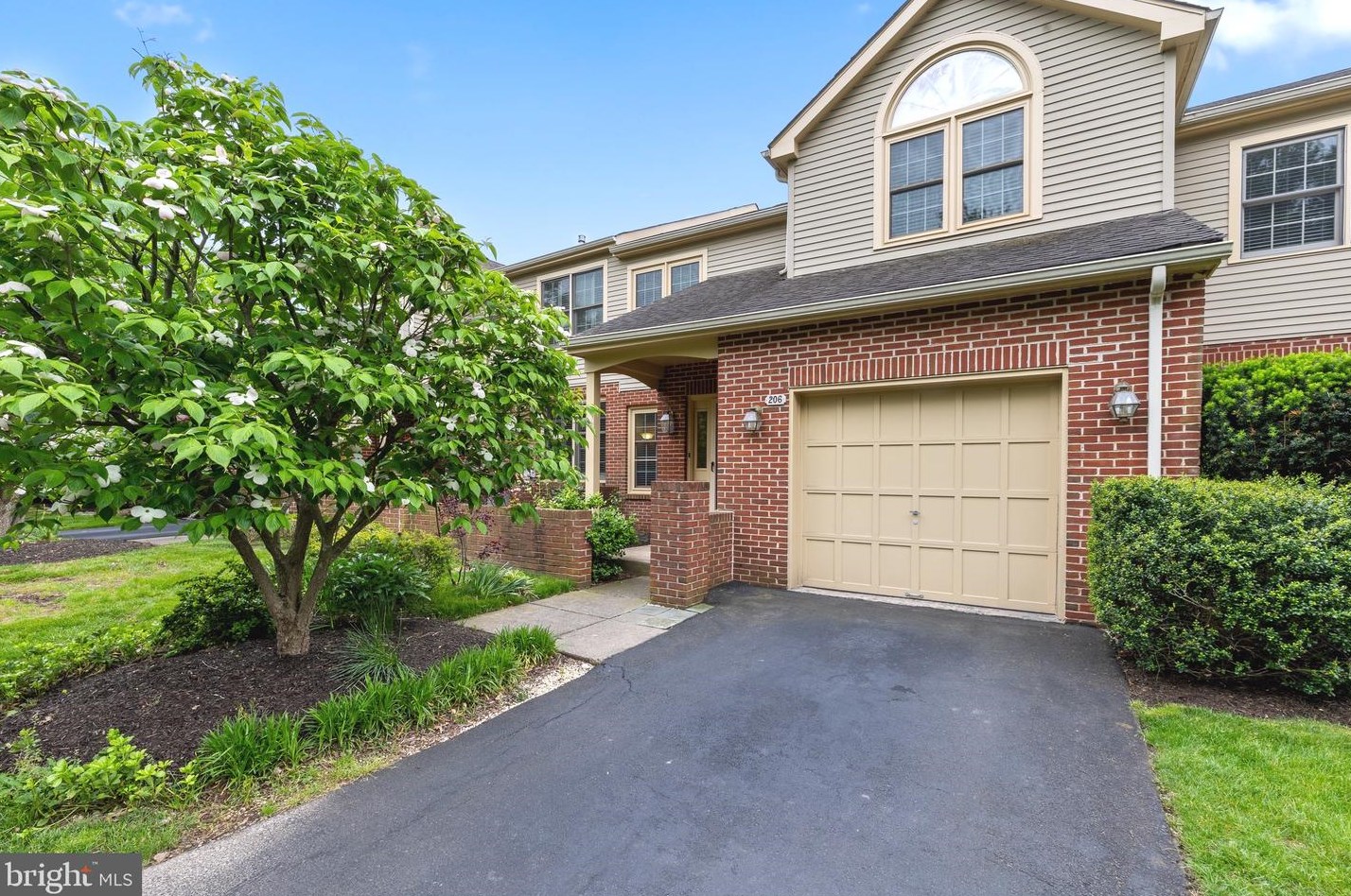 206 Bridle Ln, Prospectville, PA 19002-2048