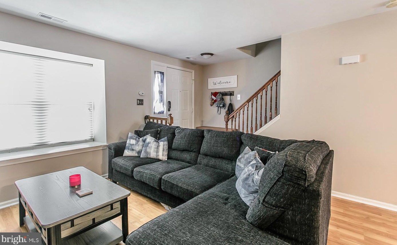 418 Maple Glen Cir, Pottstown PA  19464-3254 exterior