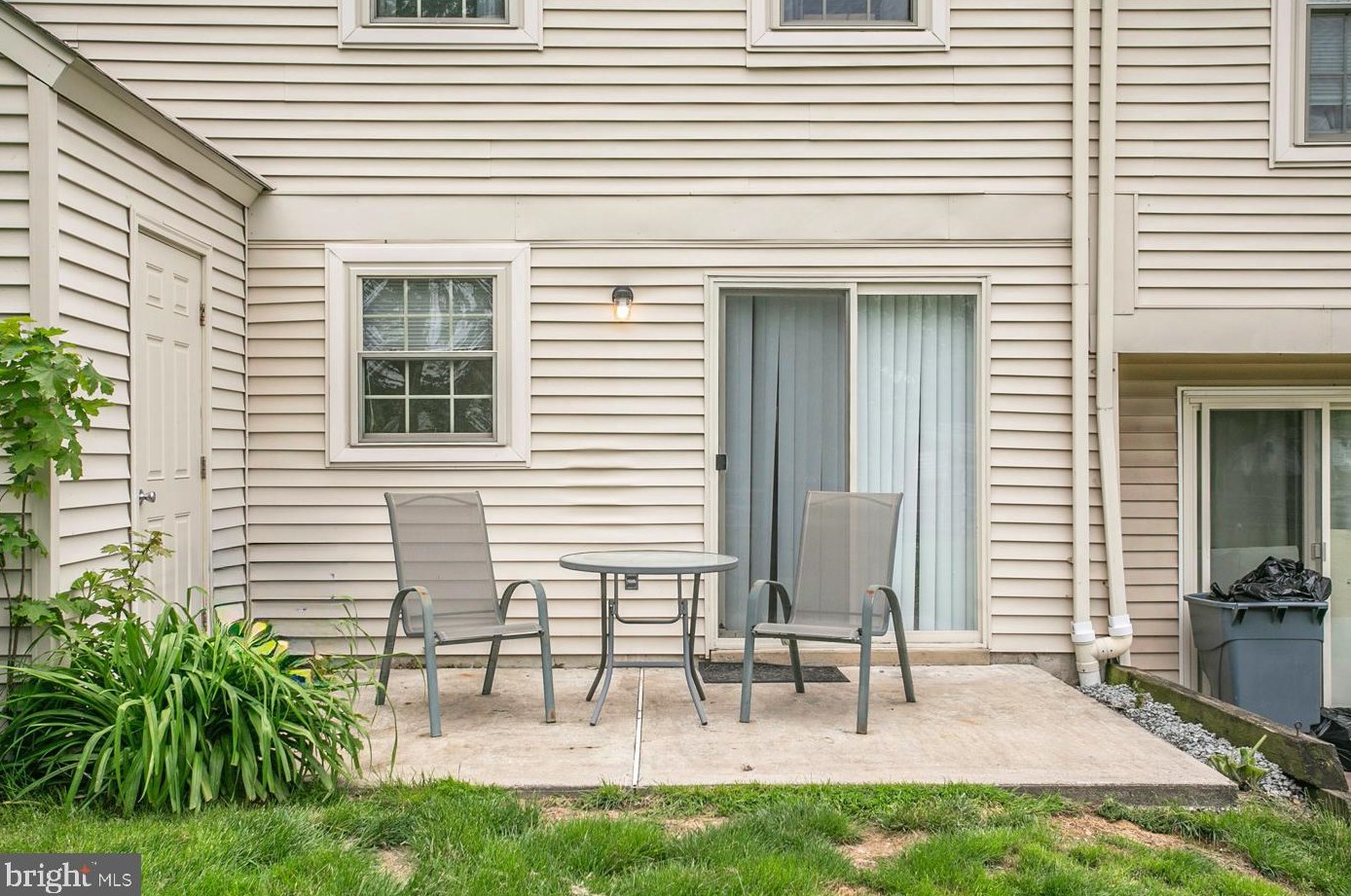 418 Maple Glen Cir, Pottstown PA  19464-3254 exterior