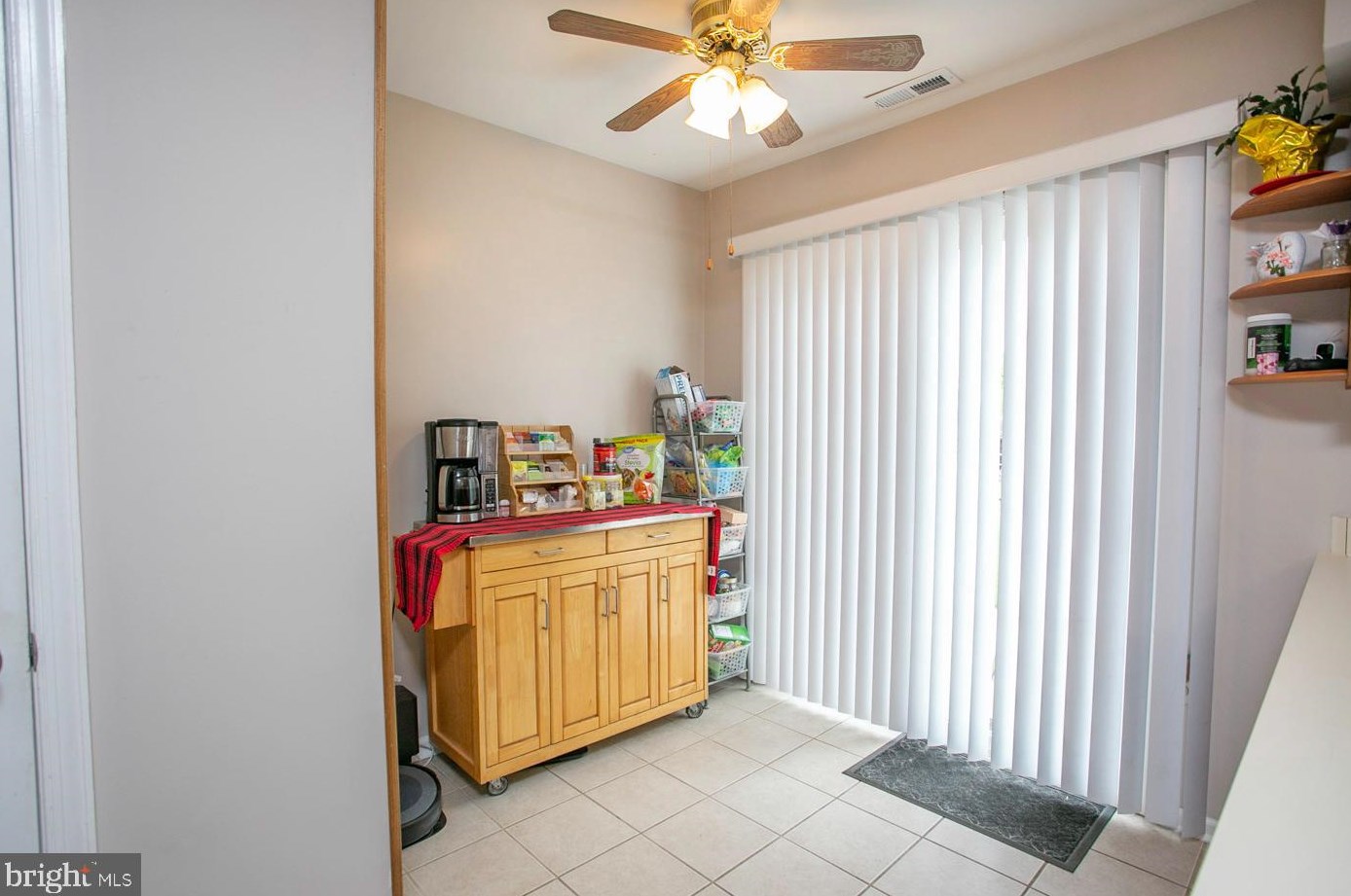 418 Maple Glen Cir, Pottstown PA  19464-3254 exterior