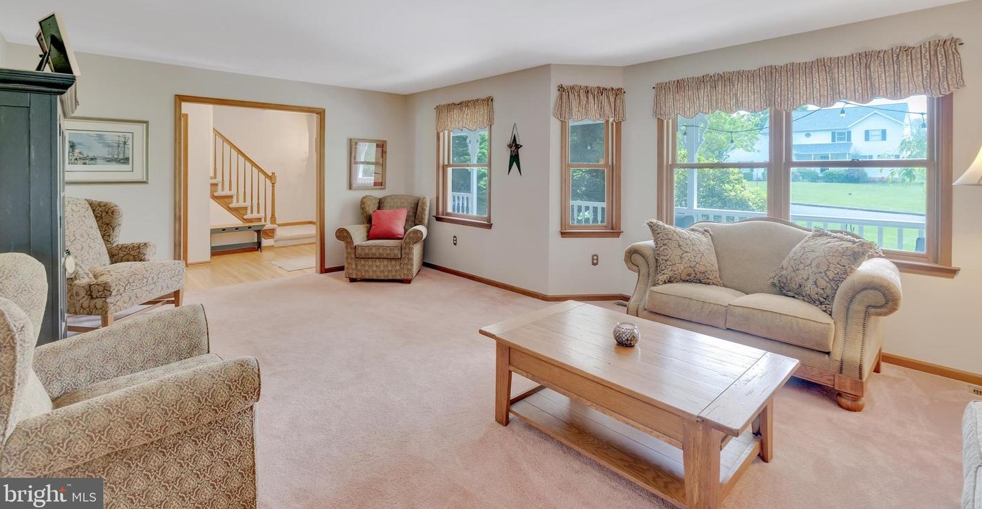 1 Moses Ln, Collegeville PA  19473-1681 exterior