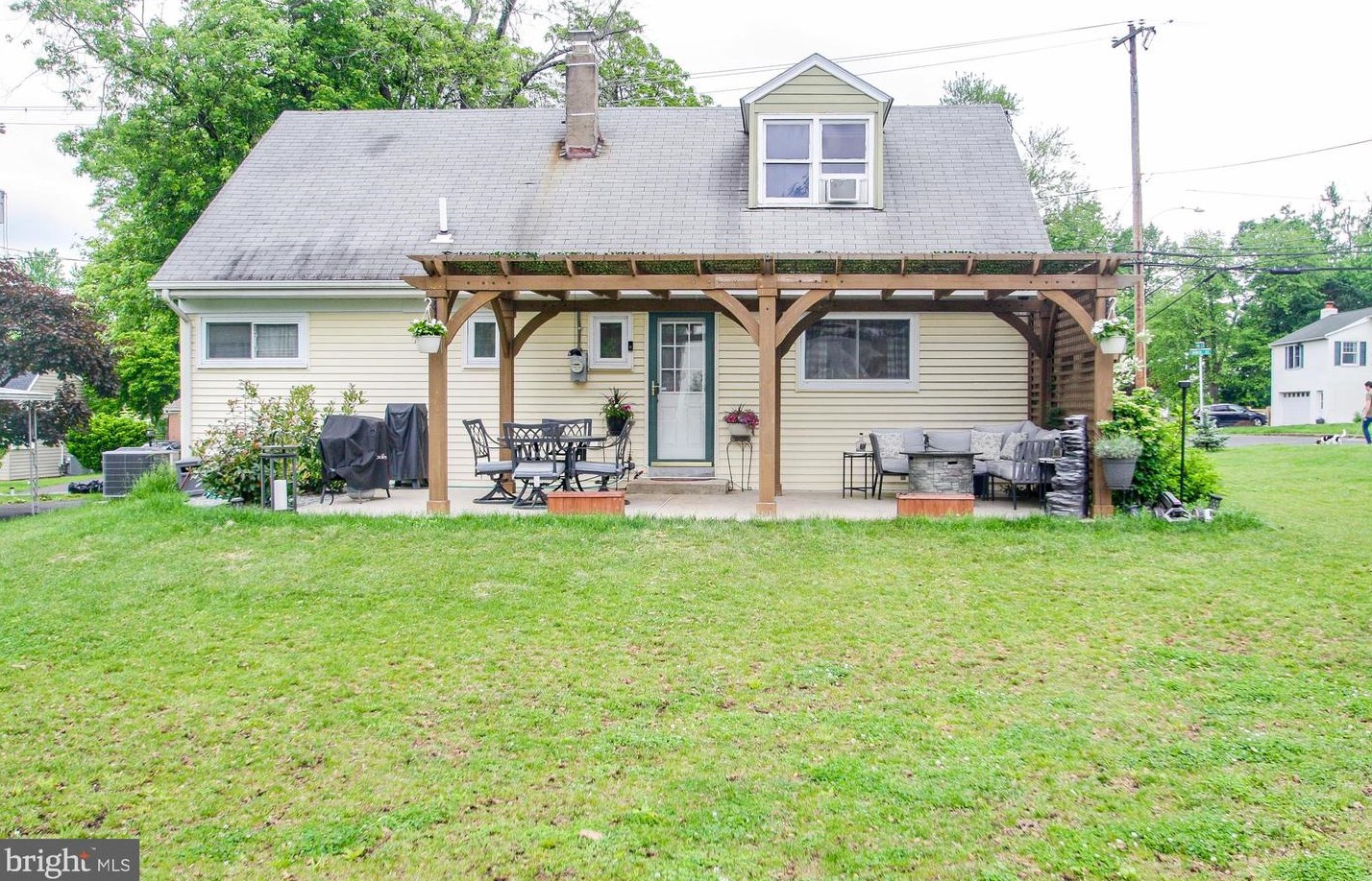 340 9 St, North Wales PA  19454-3013 exterior