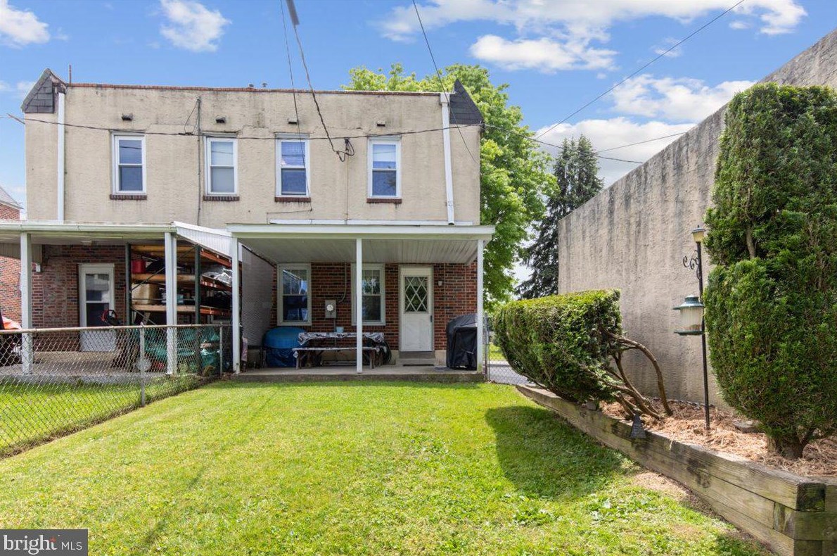 1823 Powell St, Norristown PA  19401-3304 exterior