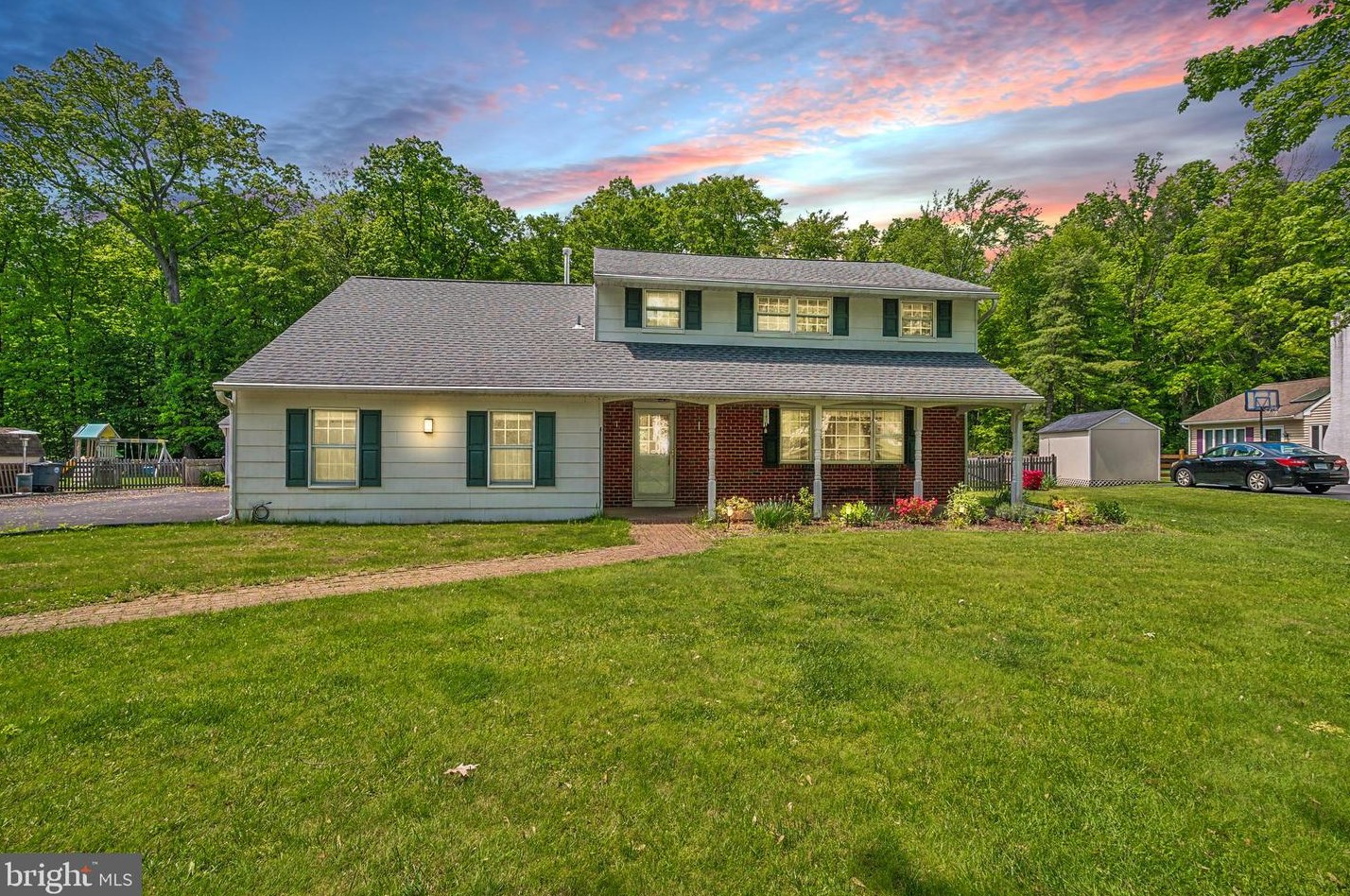 119 Aspen Pl, North Wales PA  19454-1702 exterior