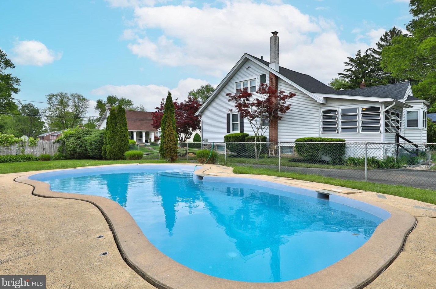 2740 Hazel Ave, Ardsley, PA 19038-2409