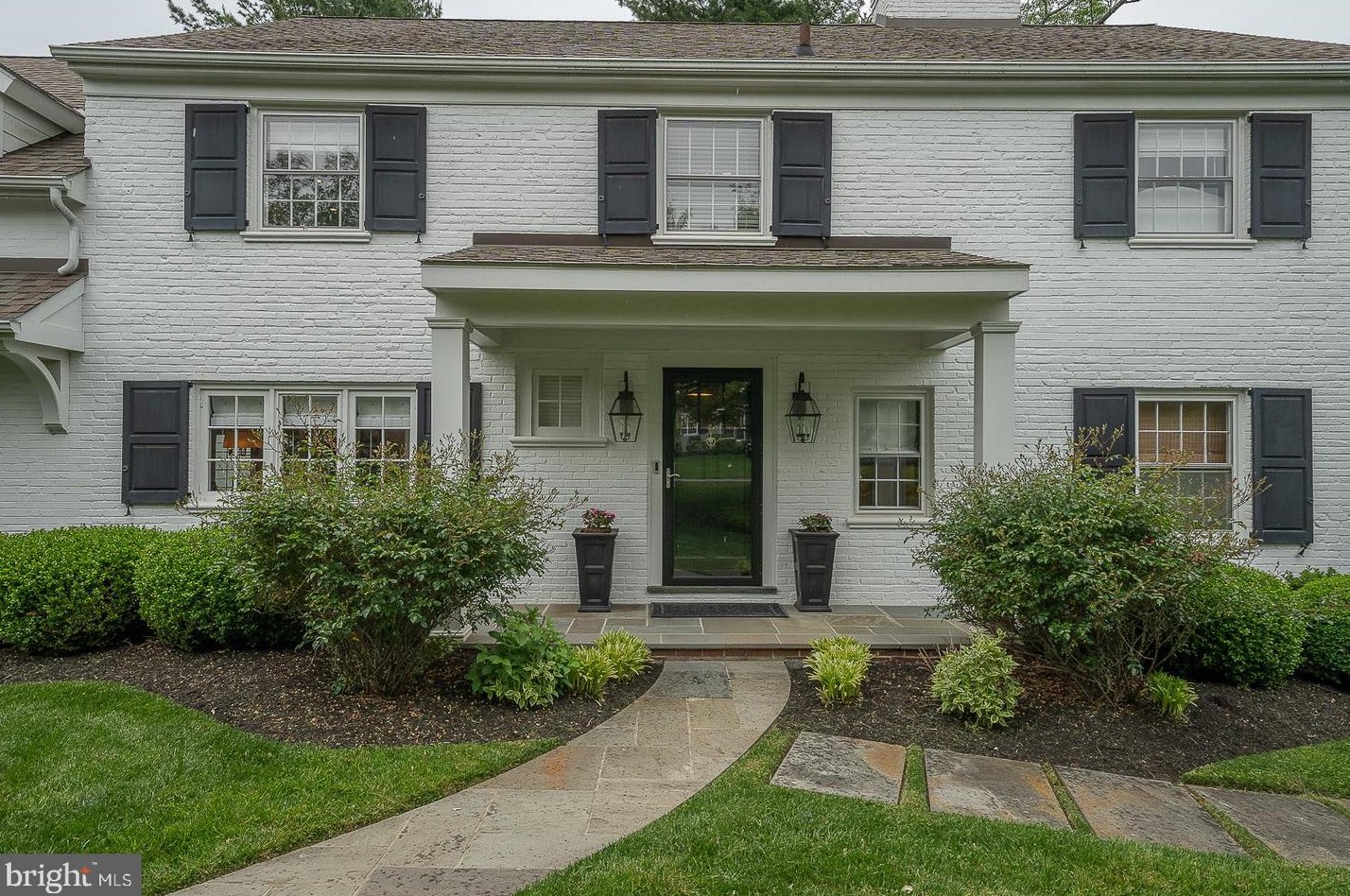 900 Field Ln, Ithan, PA 19085-2003