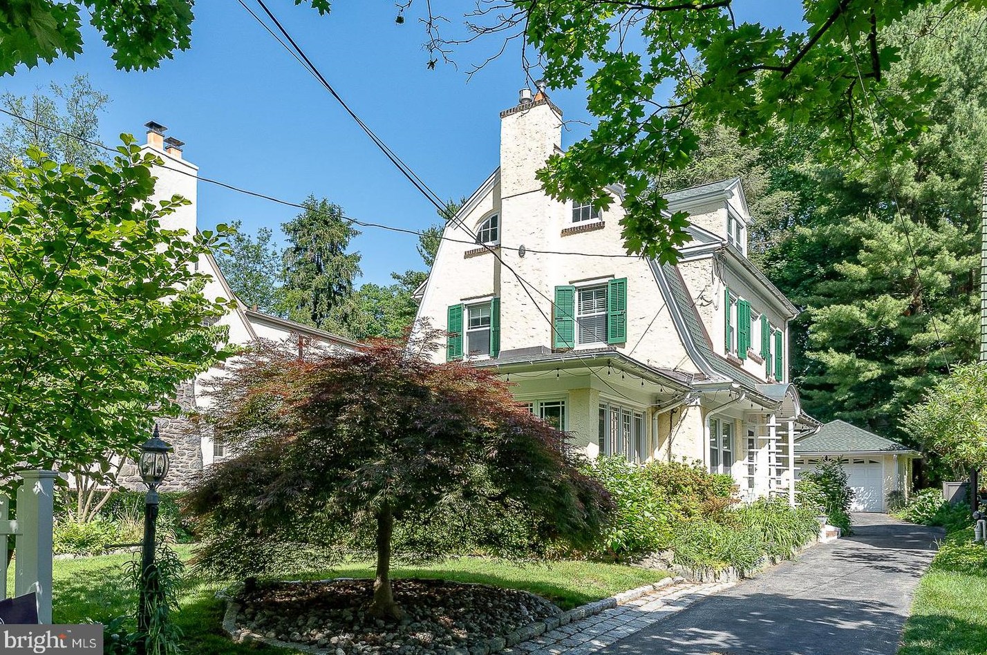 5 Lodges Ln, Cynwyd, PA 19004-2624