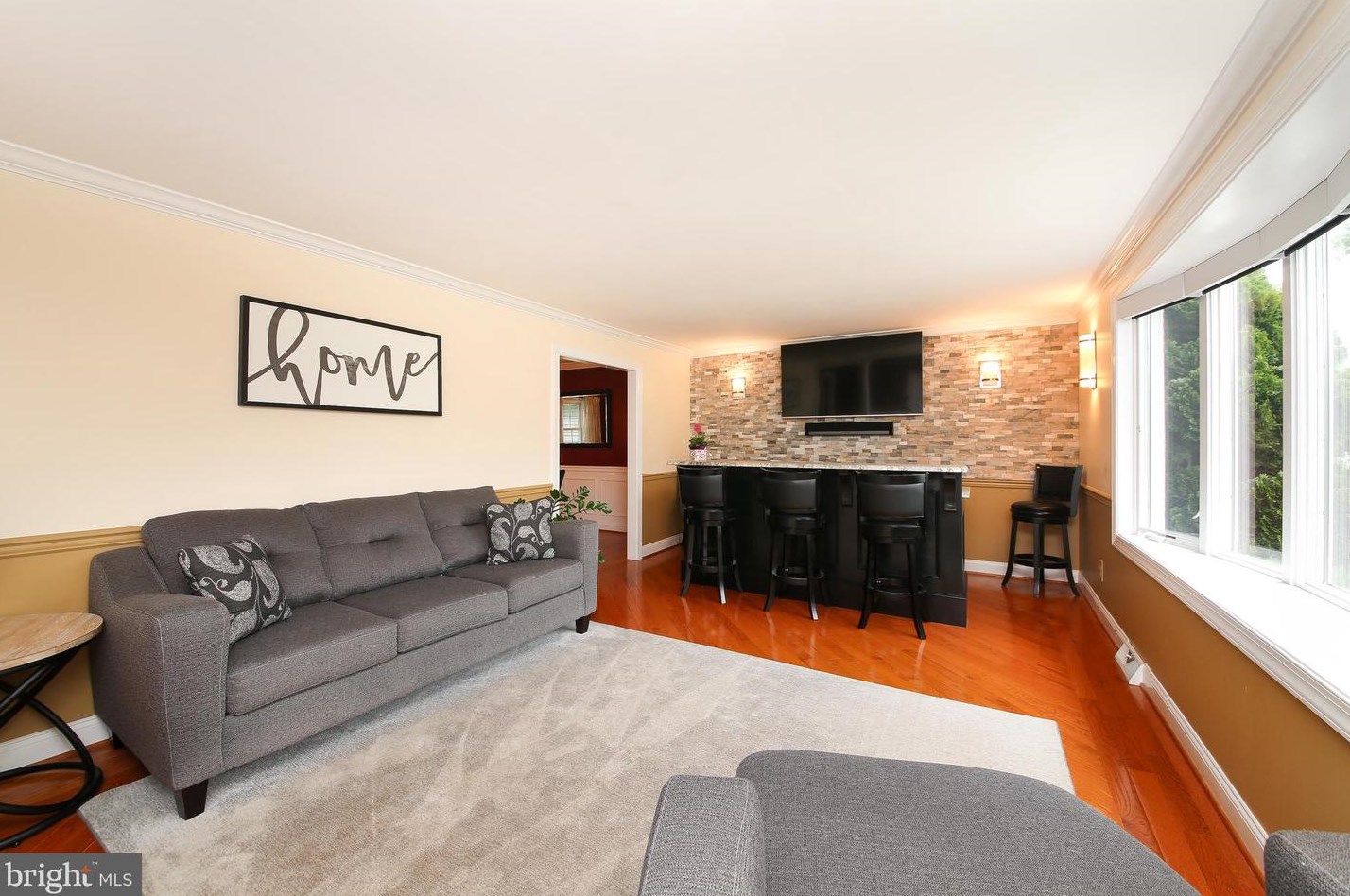 575 Pioneer Cir, Harleysville, PA 19438-1728