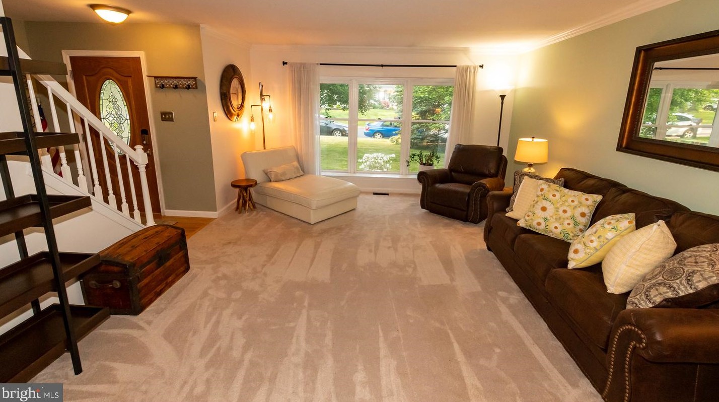 2154 Foxtail Dr, Pottstown PA  19464-2146 exterior