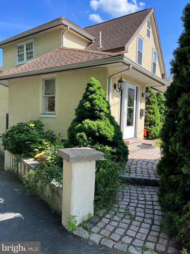 9 Price St, Cynwyd, PA 19004