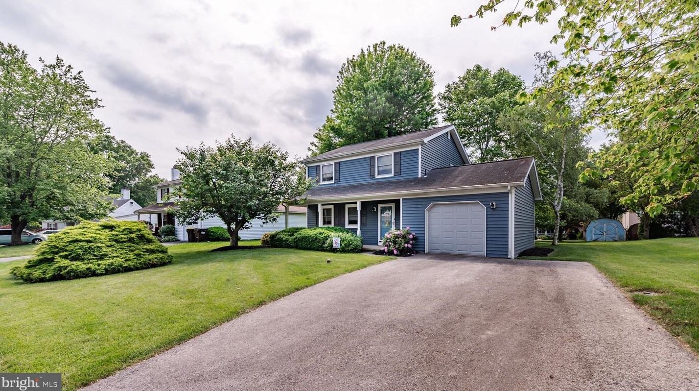 1033 Hertford Dr, Hatfield, PA 19440-3949