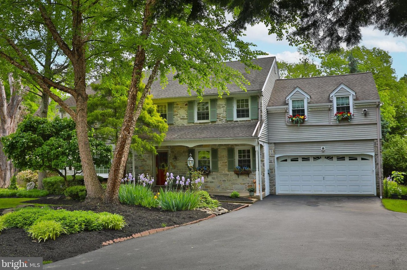 8131 Cedar Rd, Melrose Park, PA 19027