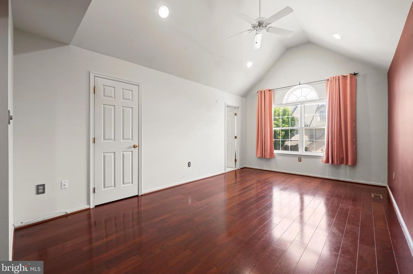 153 Mdw Vw Ln, Lansdale PA 19446-5932 exterior