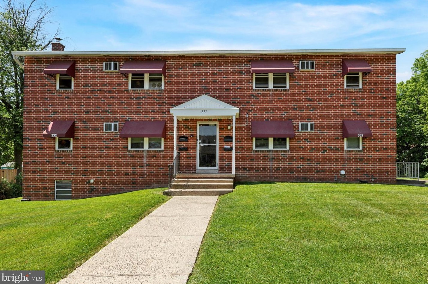 332 Perkiomen Ave, Lansdale PA  19446-3564 exterior