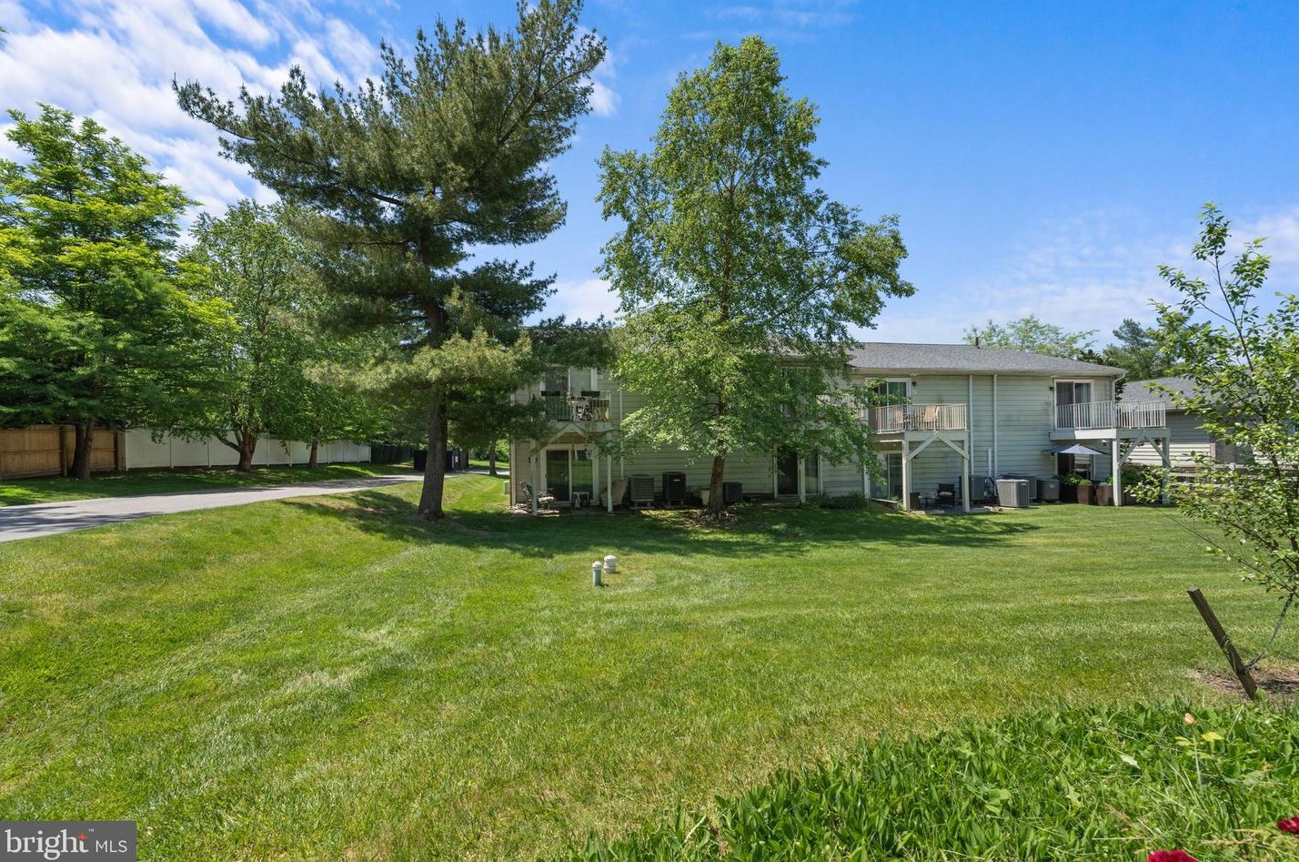 113 Hampstead Dr, Prospectville PA  19002-4953 exterior