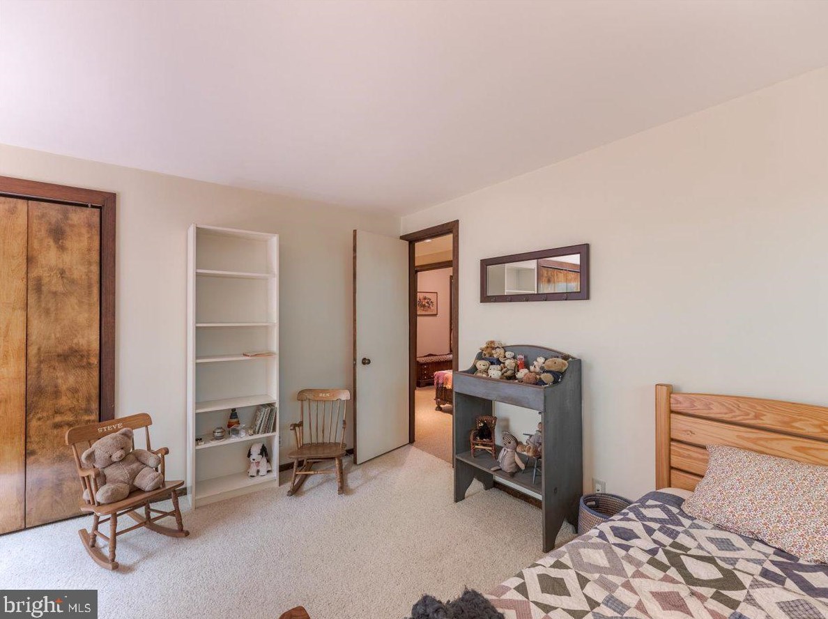 1215 Twining Rd, Dresher PA  19025-1629 exterior