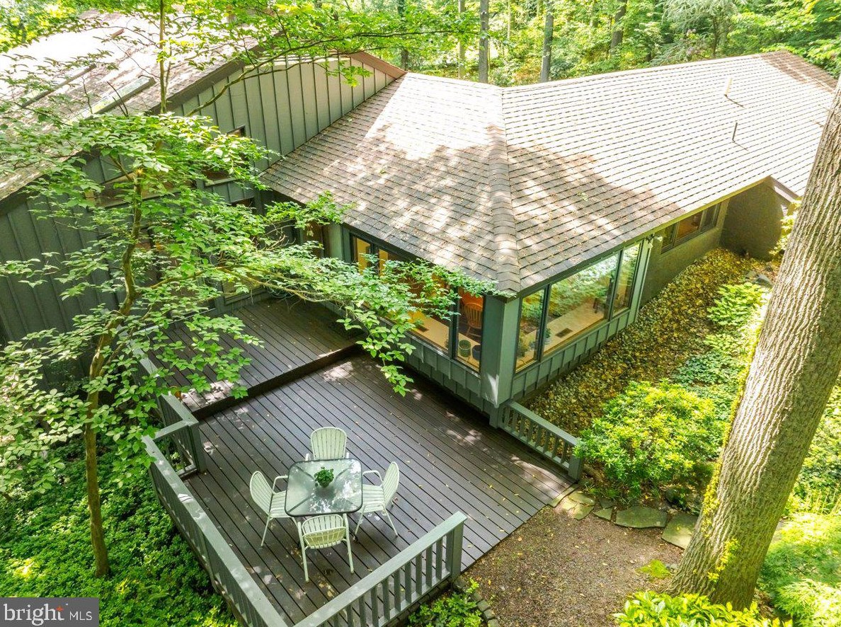 1215 Twining Rd, Dresher, PA 19025-1629