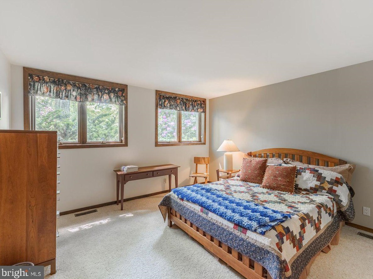 1215 Twining Rd, Dresher PA  19025-1629 exterior