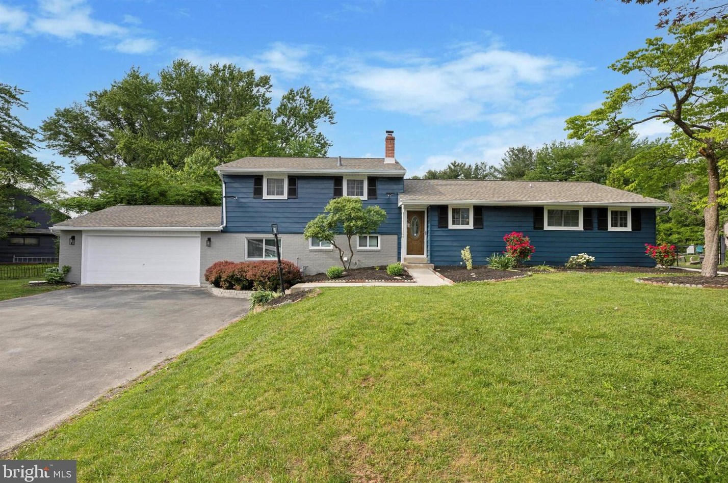 2549 Parkview Dr, Norristown, PA 19403-3652