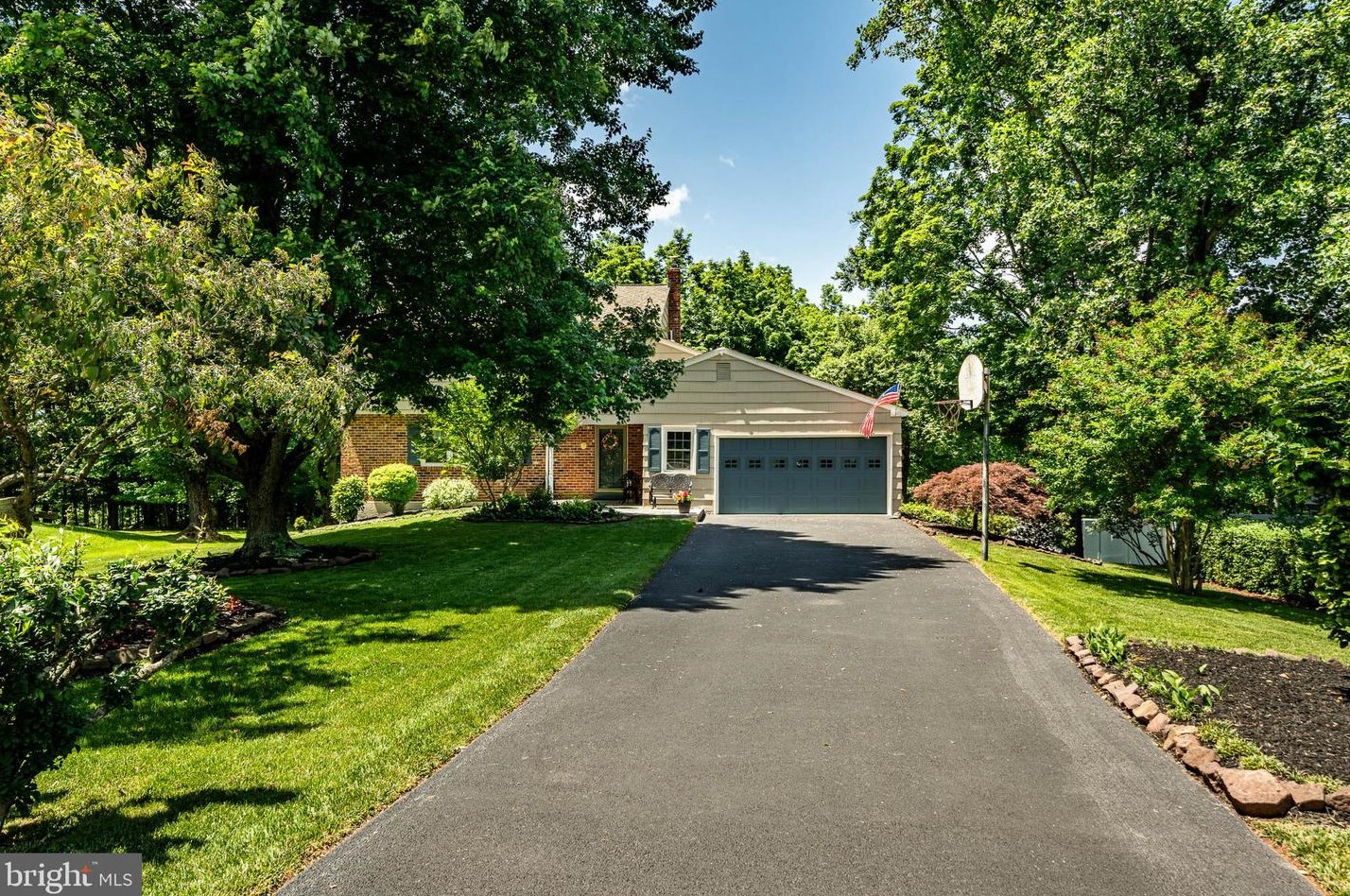 813 Mockingbird Ln, Norristown, PA 19403-1965