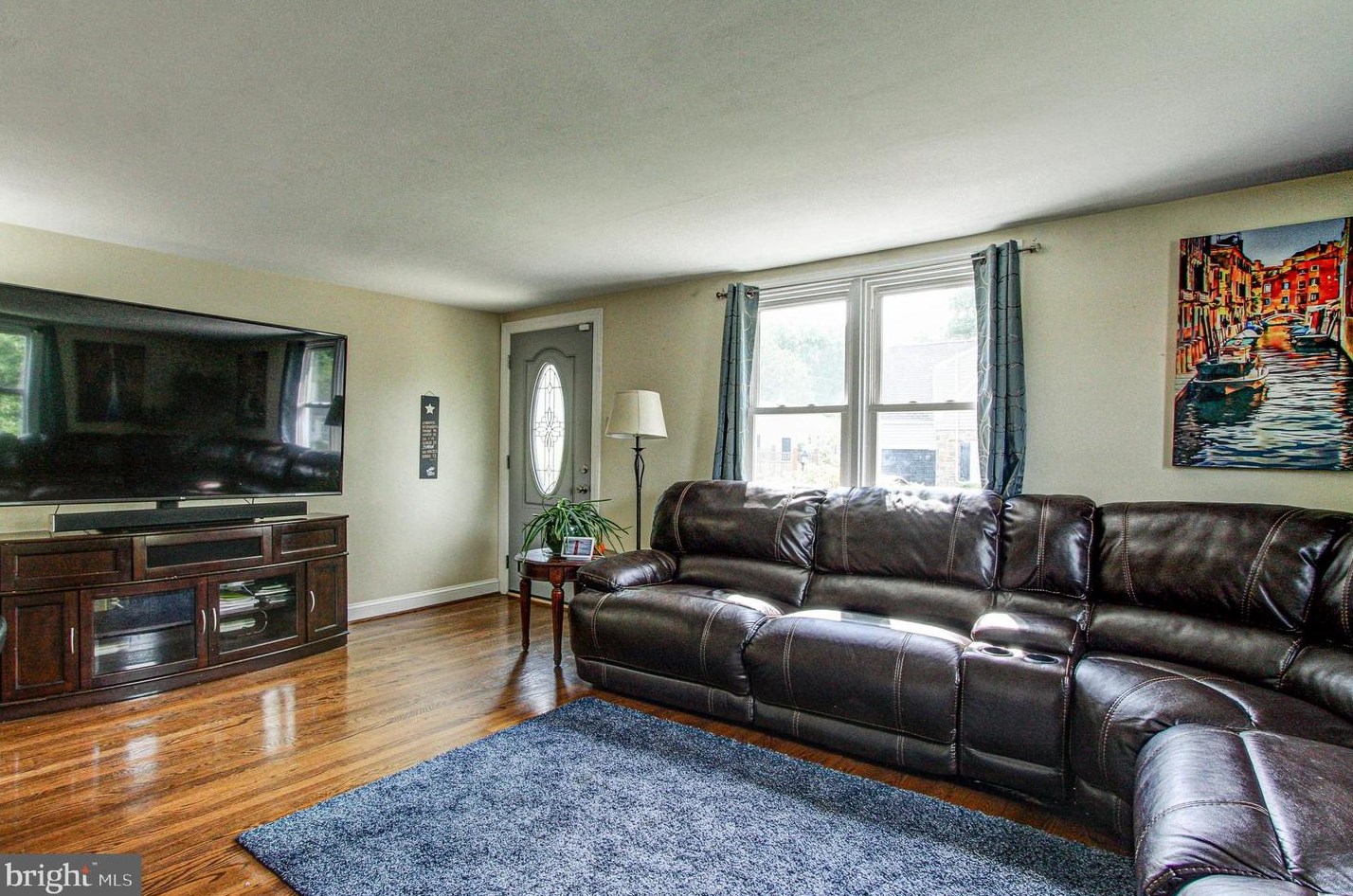 420 Cannon Ave, Lansdale PA 19446-3413 exterior