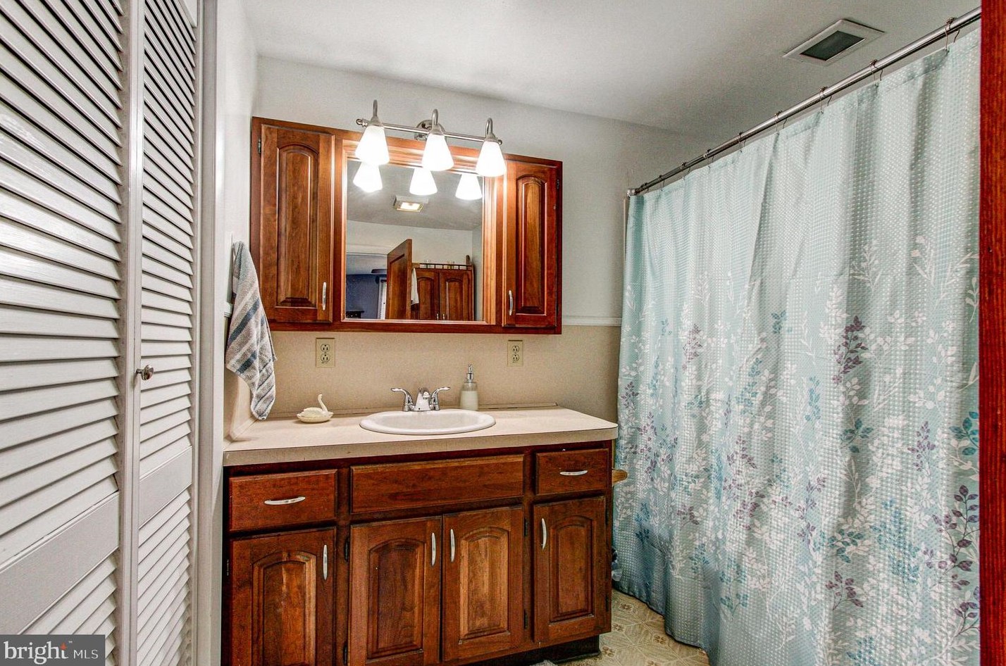 420 Cannon Ave, Lansdale PA 19446-3413 exterior