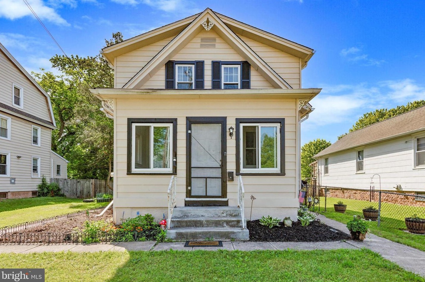 615 Green St, Lansdale, PA 19446-5216