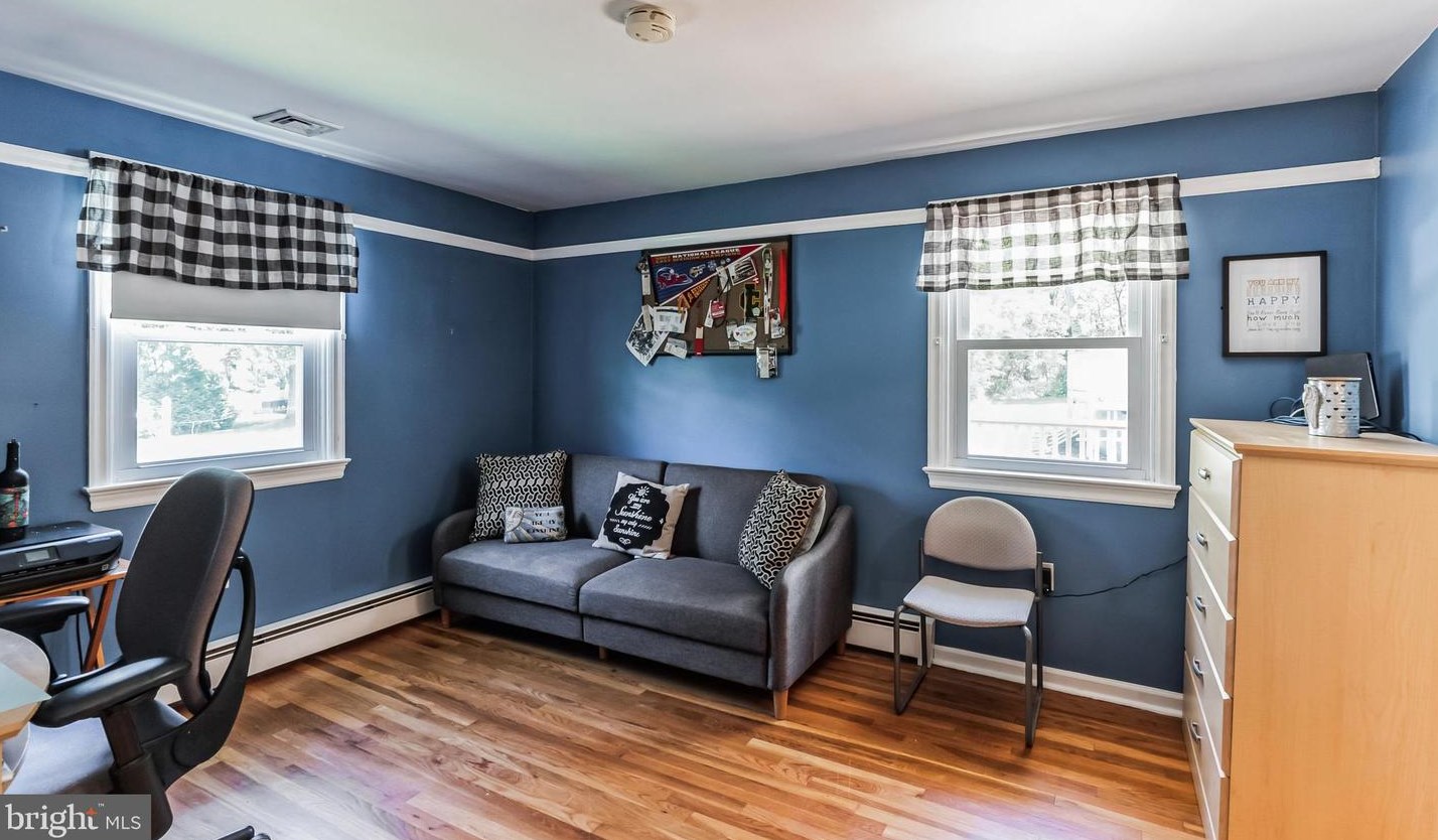 1406 Taylor Rd, Lansdale PA  19446-1552 exterior