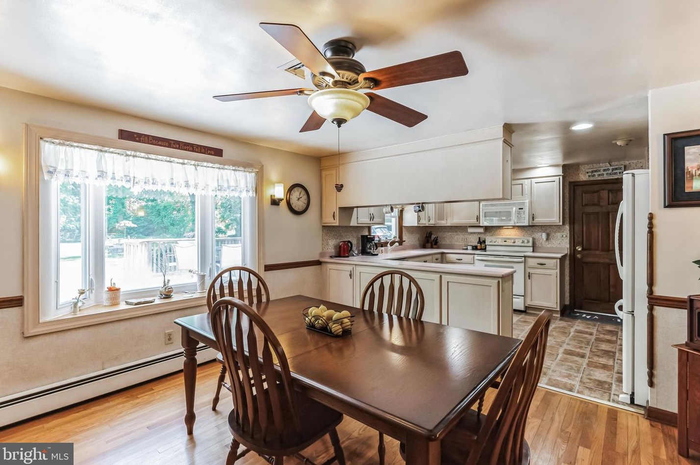 1406 Taylor Rd, Lansdale PA  19446-1552 exterior