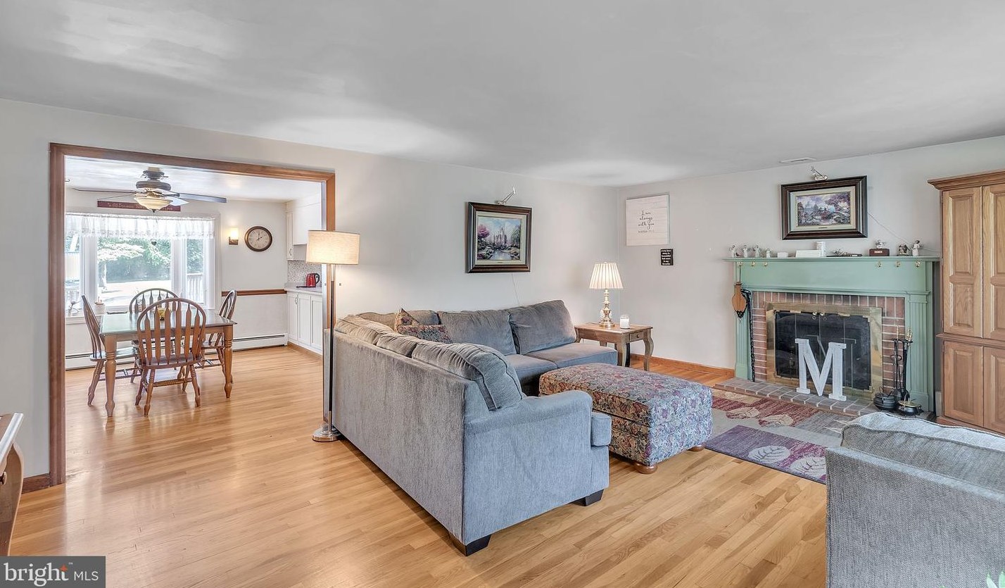 1406 Taylor Rd, Lansdale, PA 19446-1531