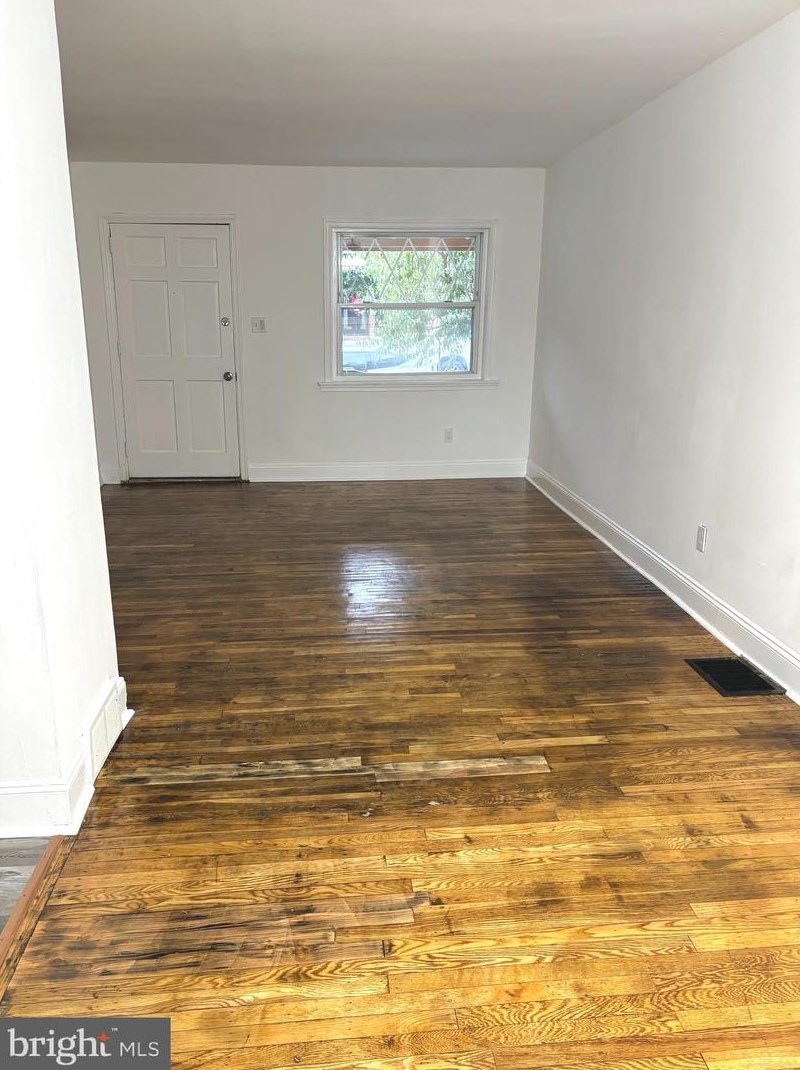 34 Stanbridge St, Norristown, PA 19401-4430