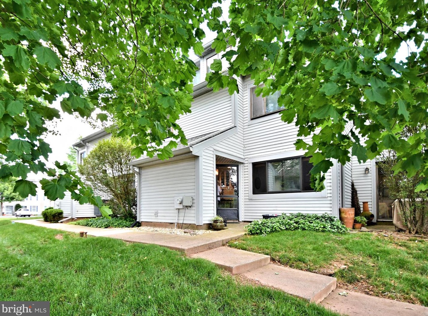 207 Heritage Dr, Harleysville, PA 19438-3955