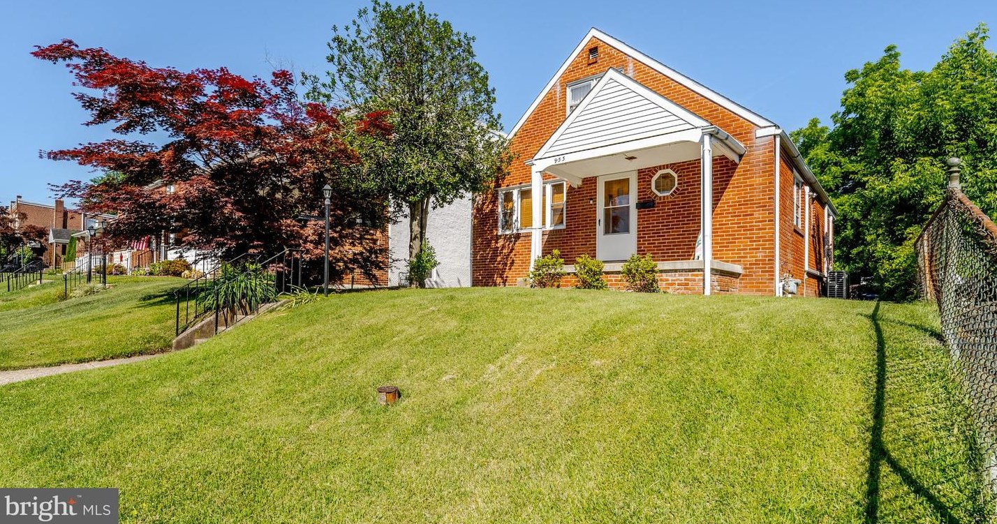 933 Buttonwood St, Norristown, PA 19401-3653