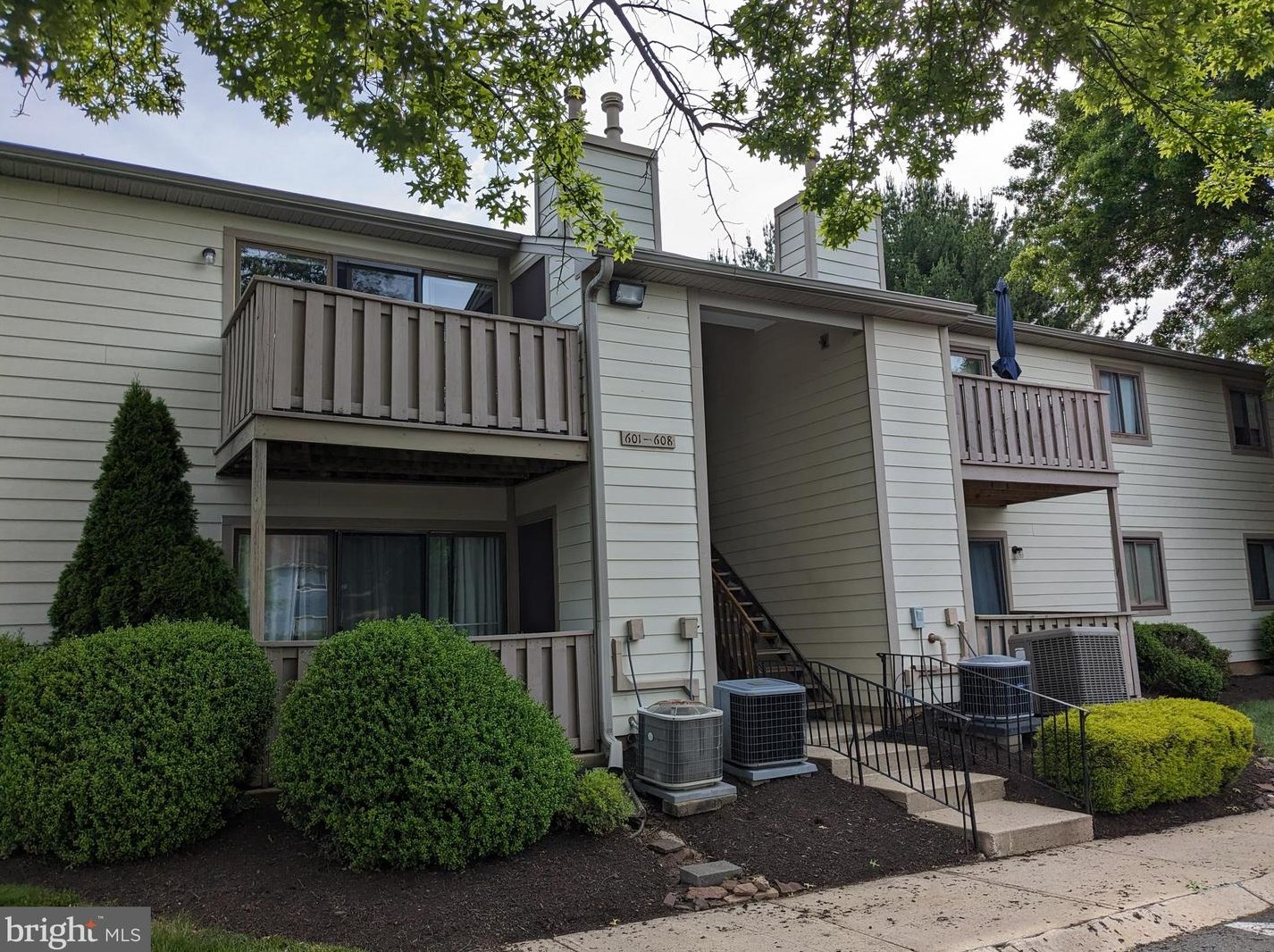 604 Thornton Ct, North Wales, PA 19454-1043