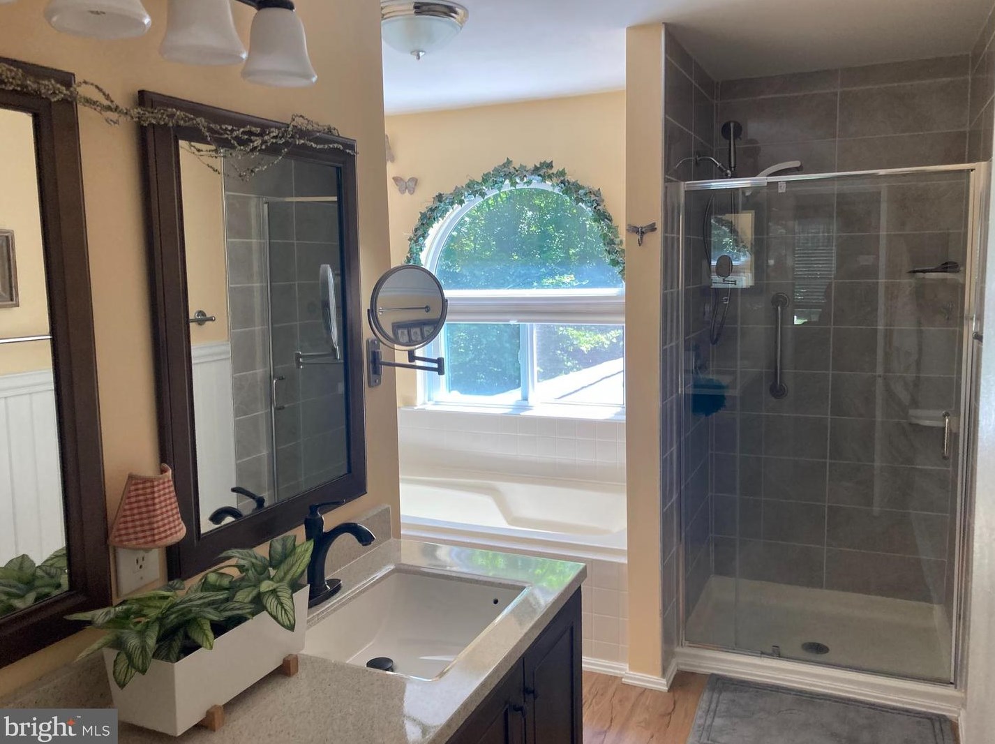 102 Pemberton Ct, North Wales PA 19454-4230 exterior