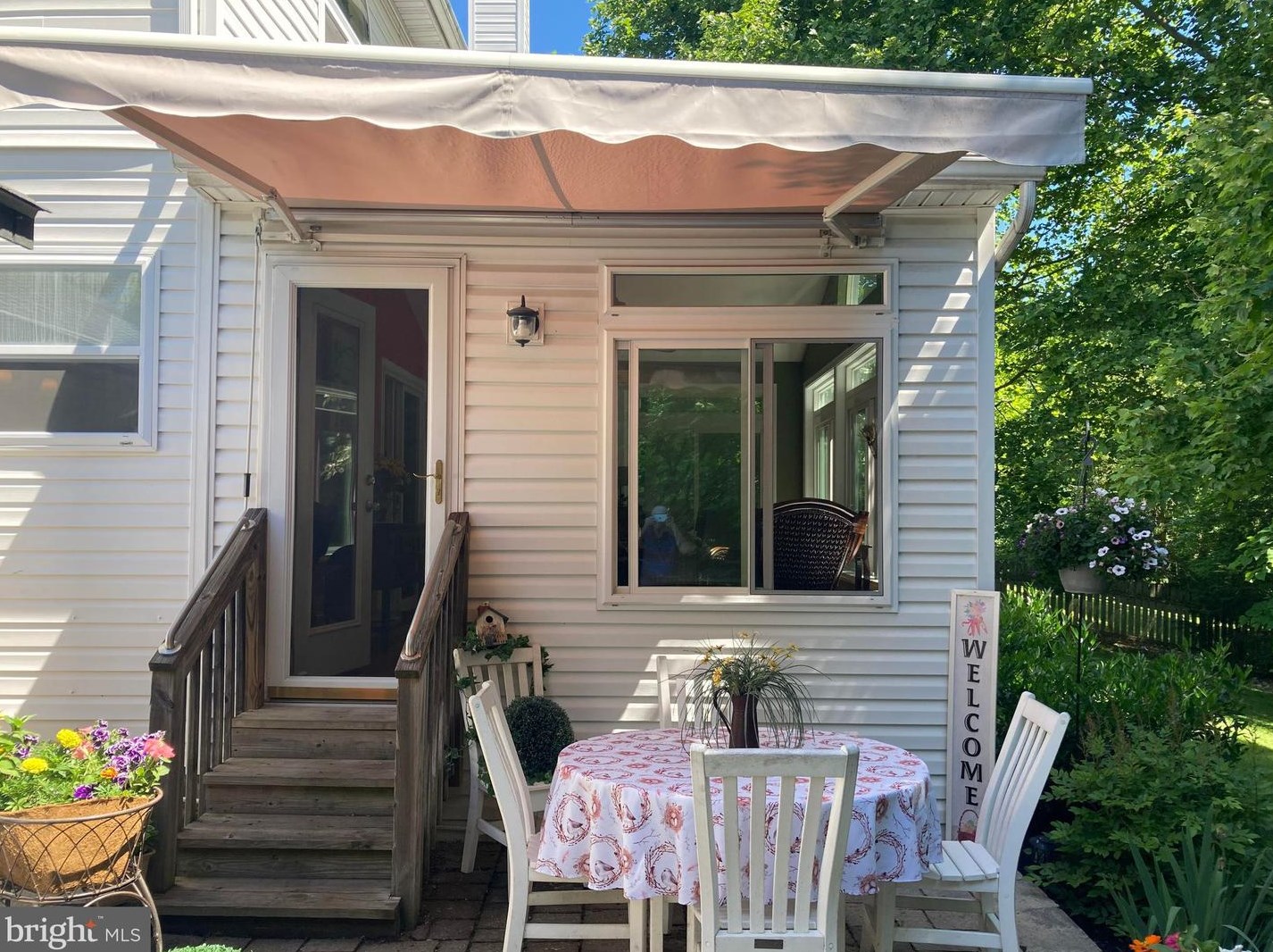 102 Pemberton Ct, North Wales PA 19454-4230 exterior