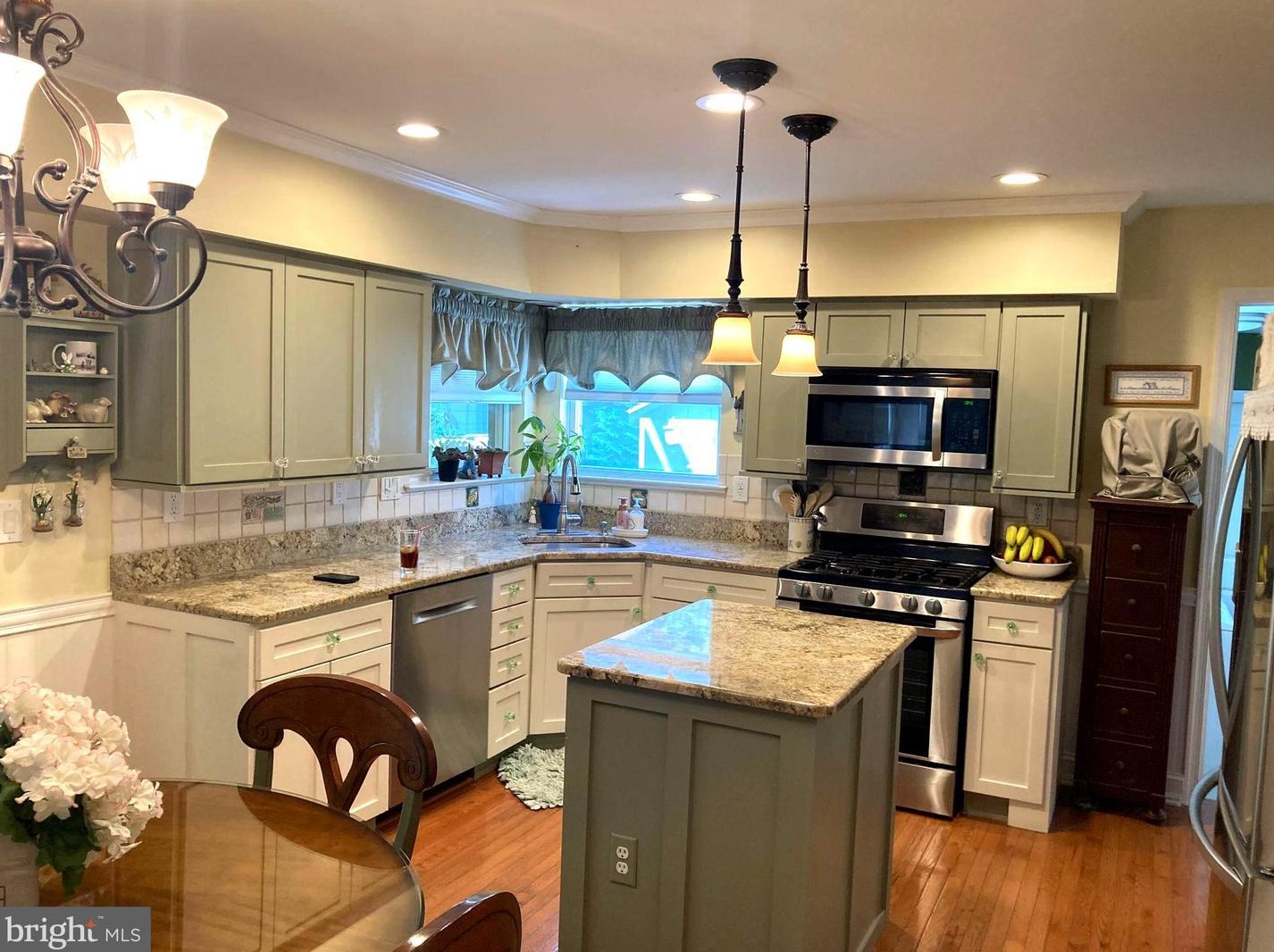 102 Pemberton Ct, North Wales PA 19454-4230 exterior