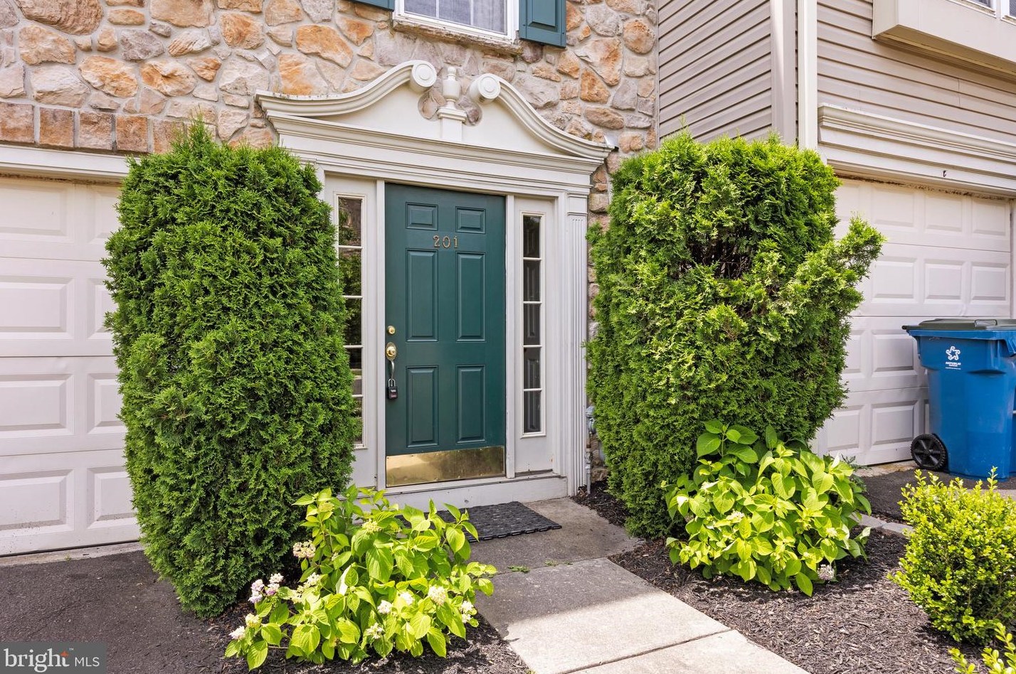 201 Georges Ct, North Wales, PA 19454-1474
