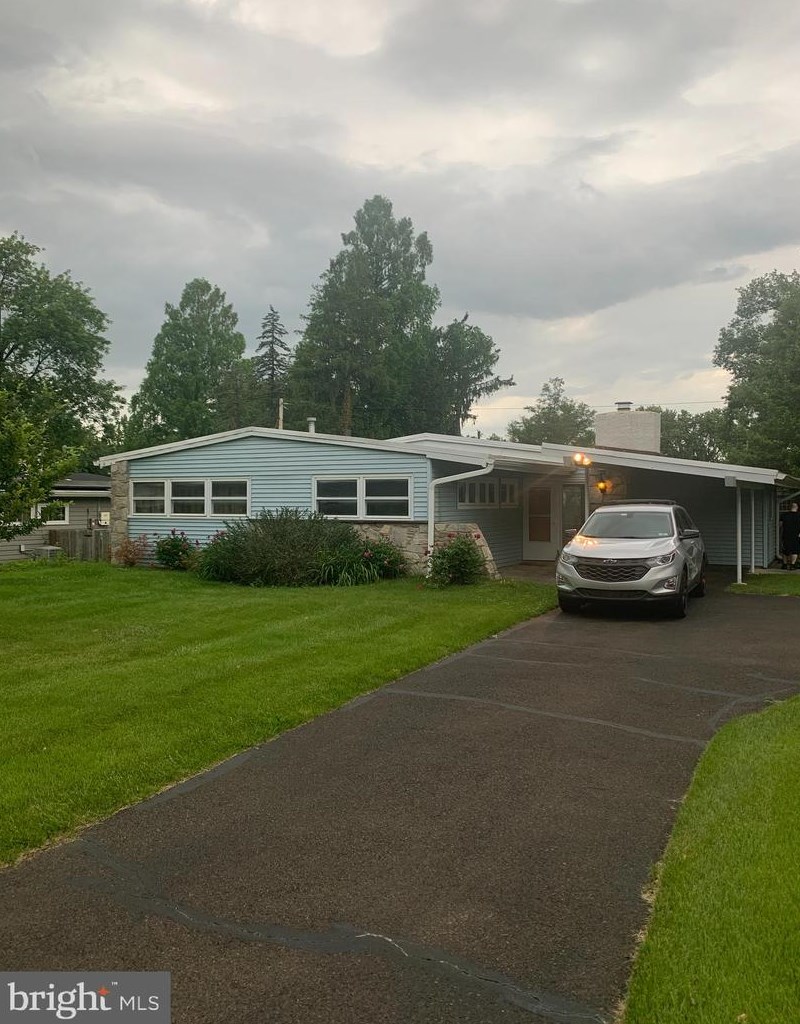 31 Graystone Rd, Prospectville, PA 19002-5210
