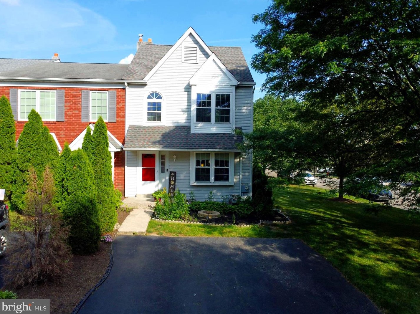 602 Greentree Ln, Norristown, PA 19403-5109