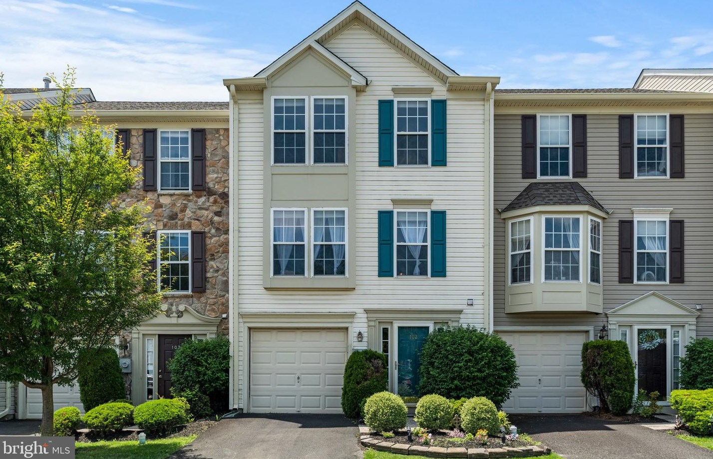 102 Jene Ct, North Wales, PA 19454-1480