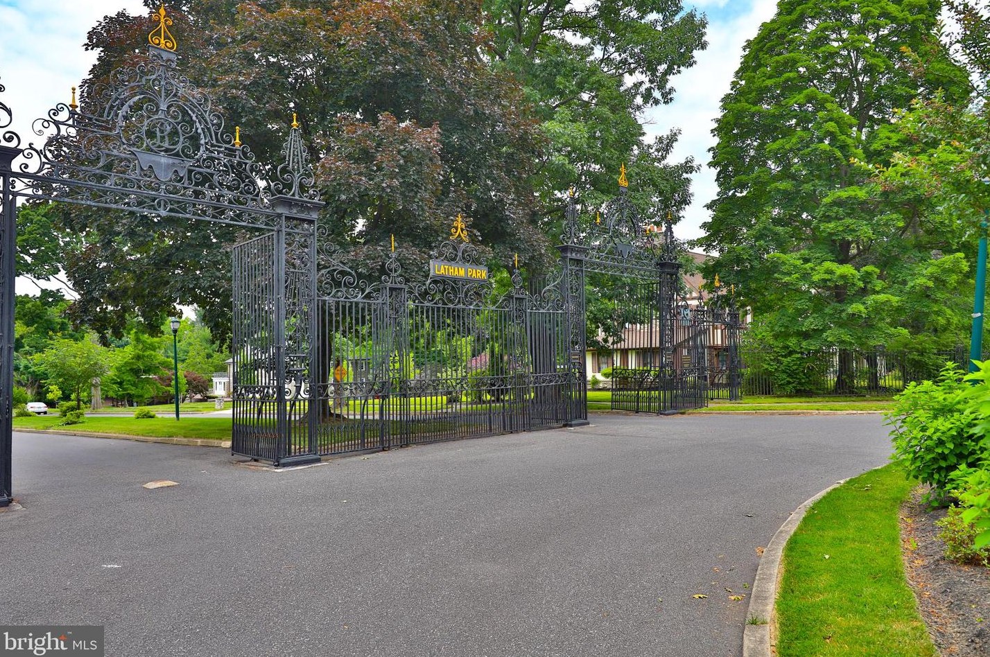 10 Latham Park, Melrose Park, PA 19027-3148