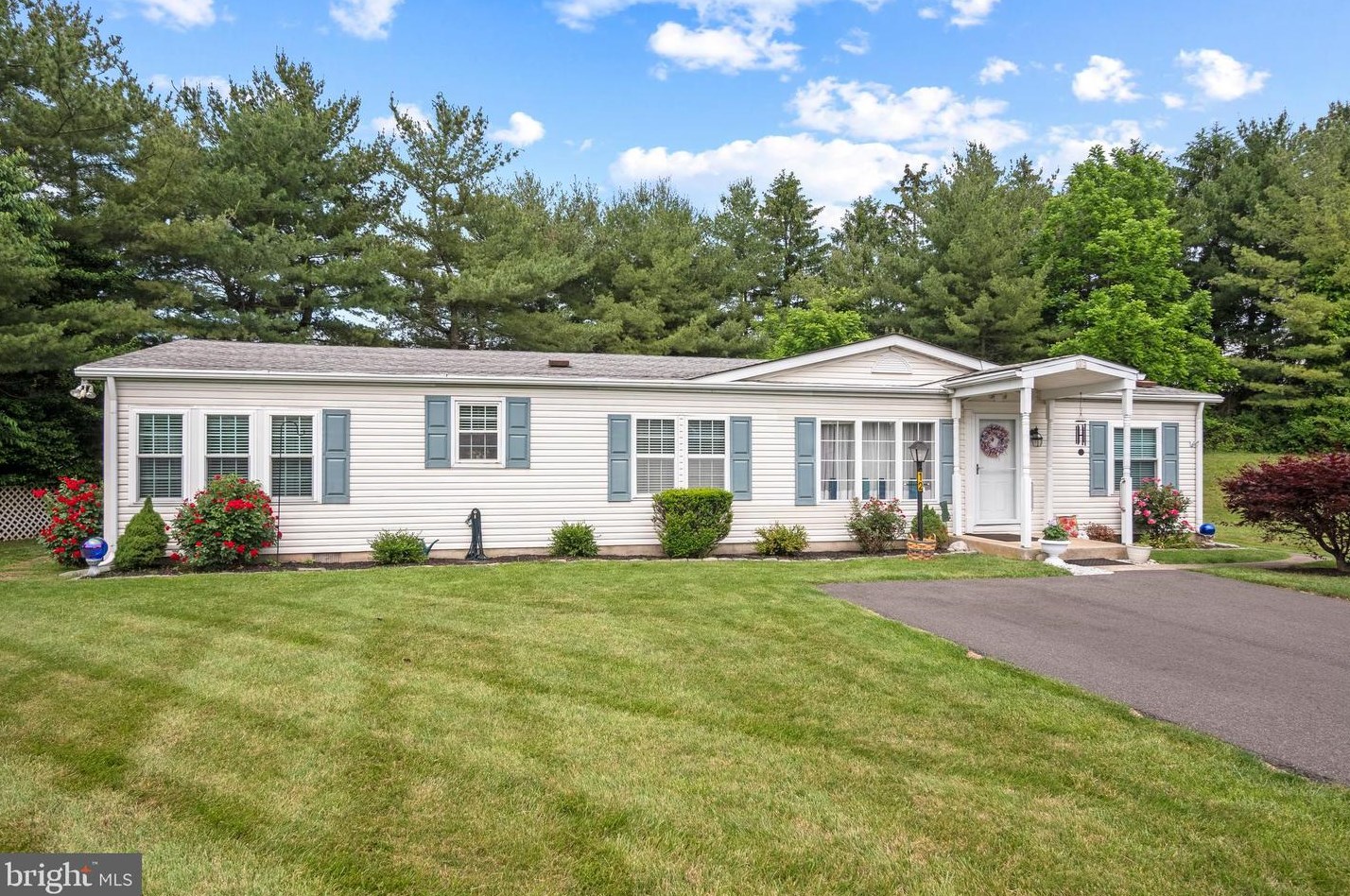 12 Pond Ct, Harleysville, PA 19438-2909