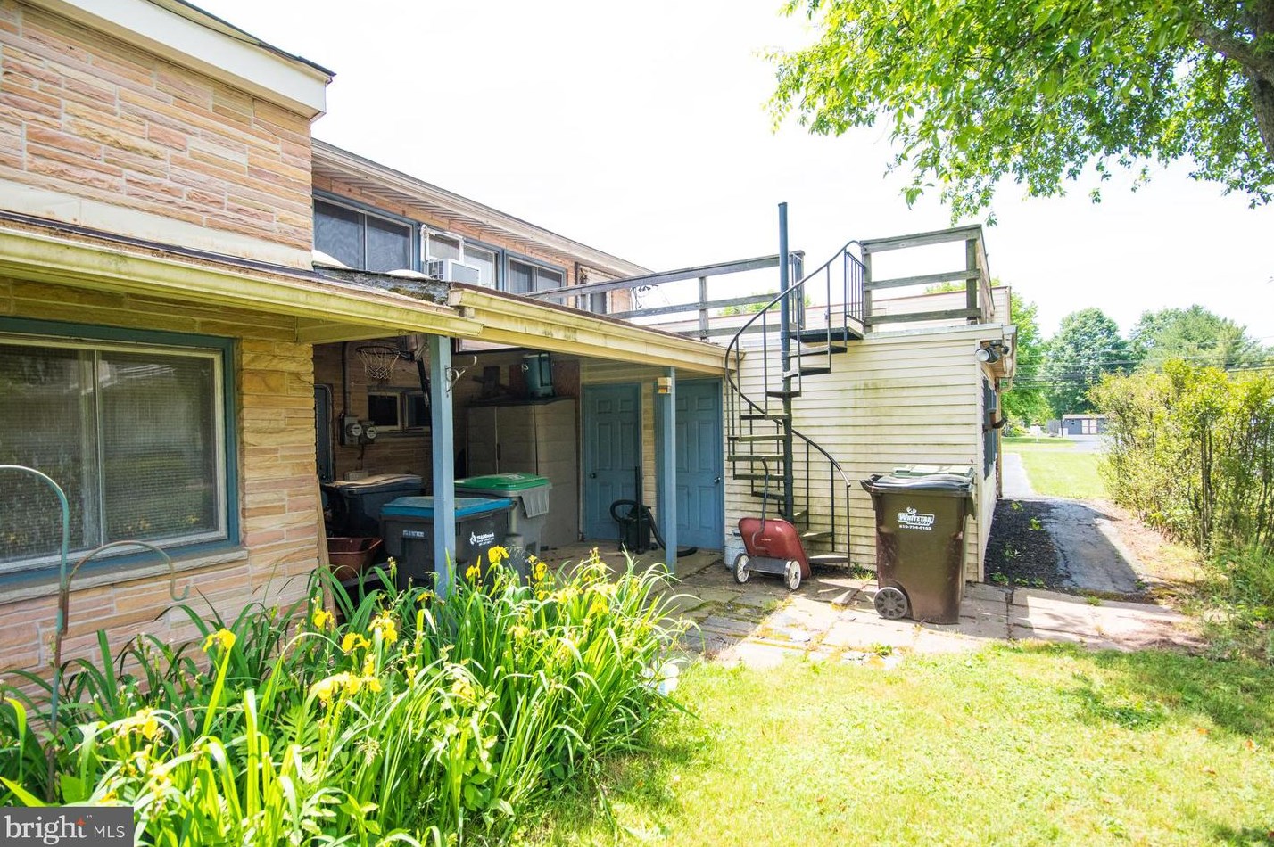 1029 Snyder Rd, Lansdale PA  19446-4609 exterior