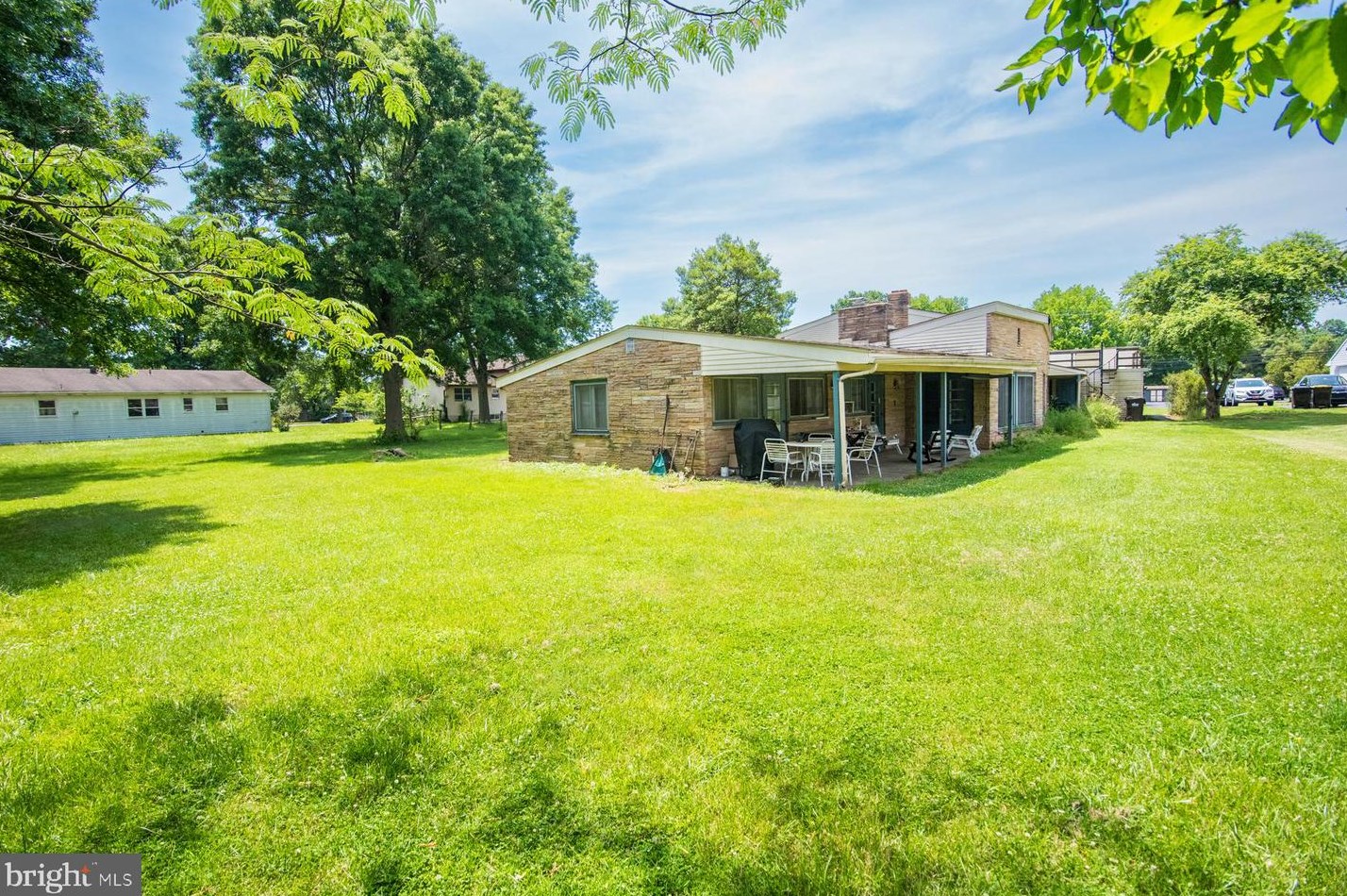 1029 Snyder Rd, Lansdale PA  19446-4609 exterior