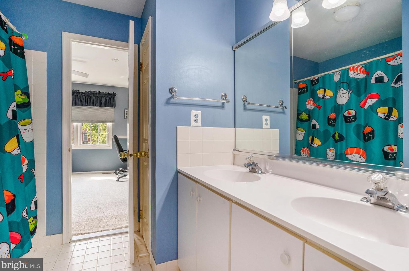 139 Clover Leaf Ln, North Wales PA  19454-1929 exterior