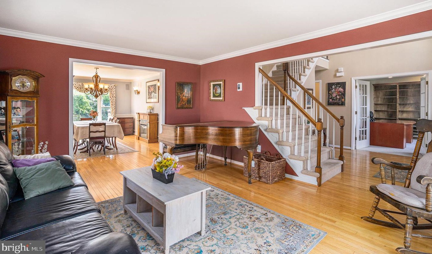 139 Clover Leaf Ln, North Wales PA  19454-1929 exterior