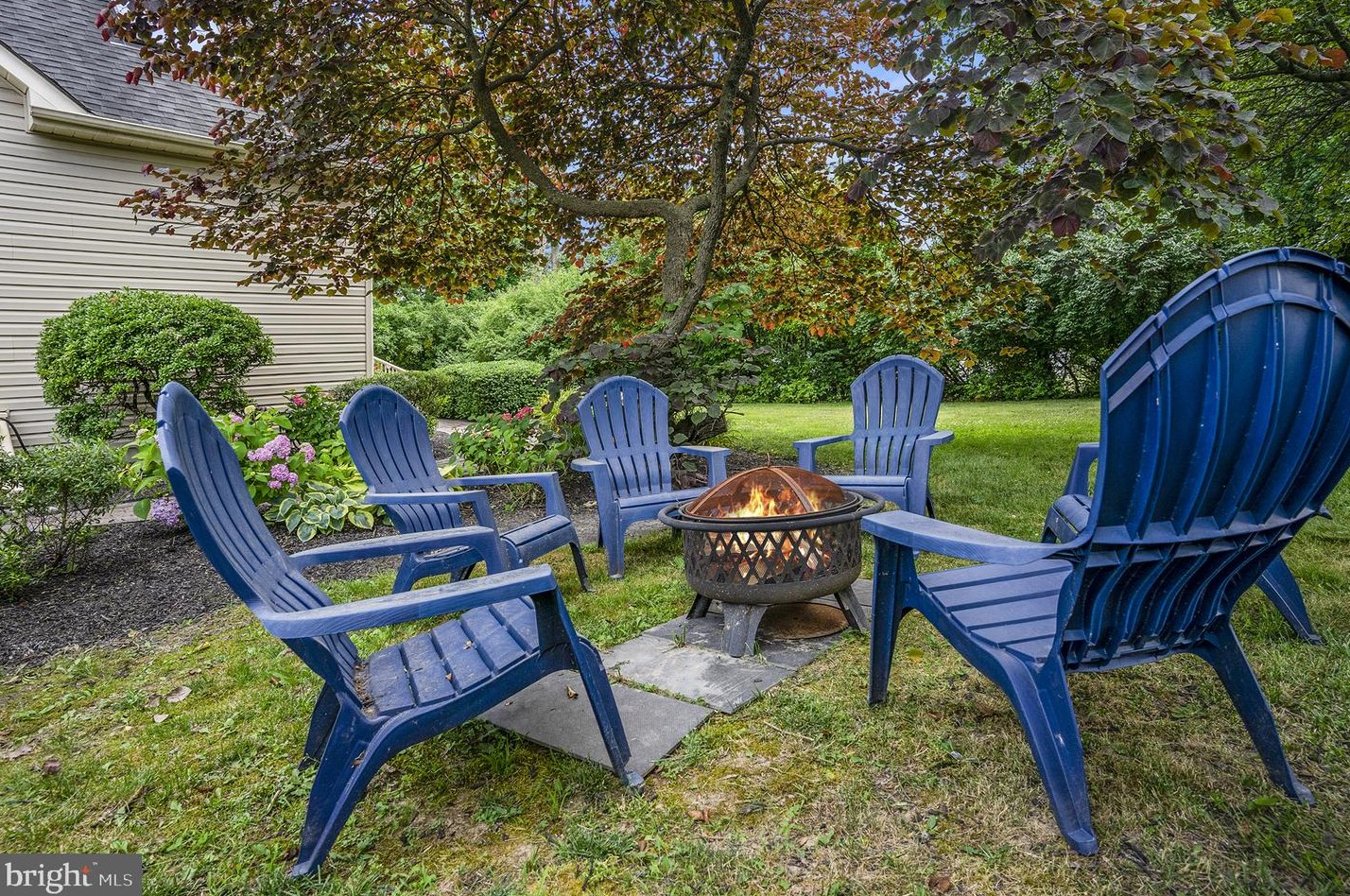 139 Clover Leaf Ln, North Wales PA  19454-1929 exterior