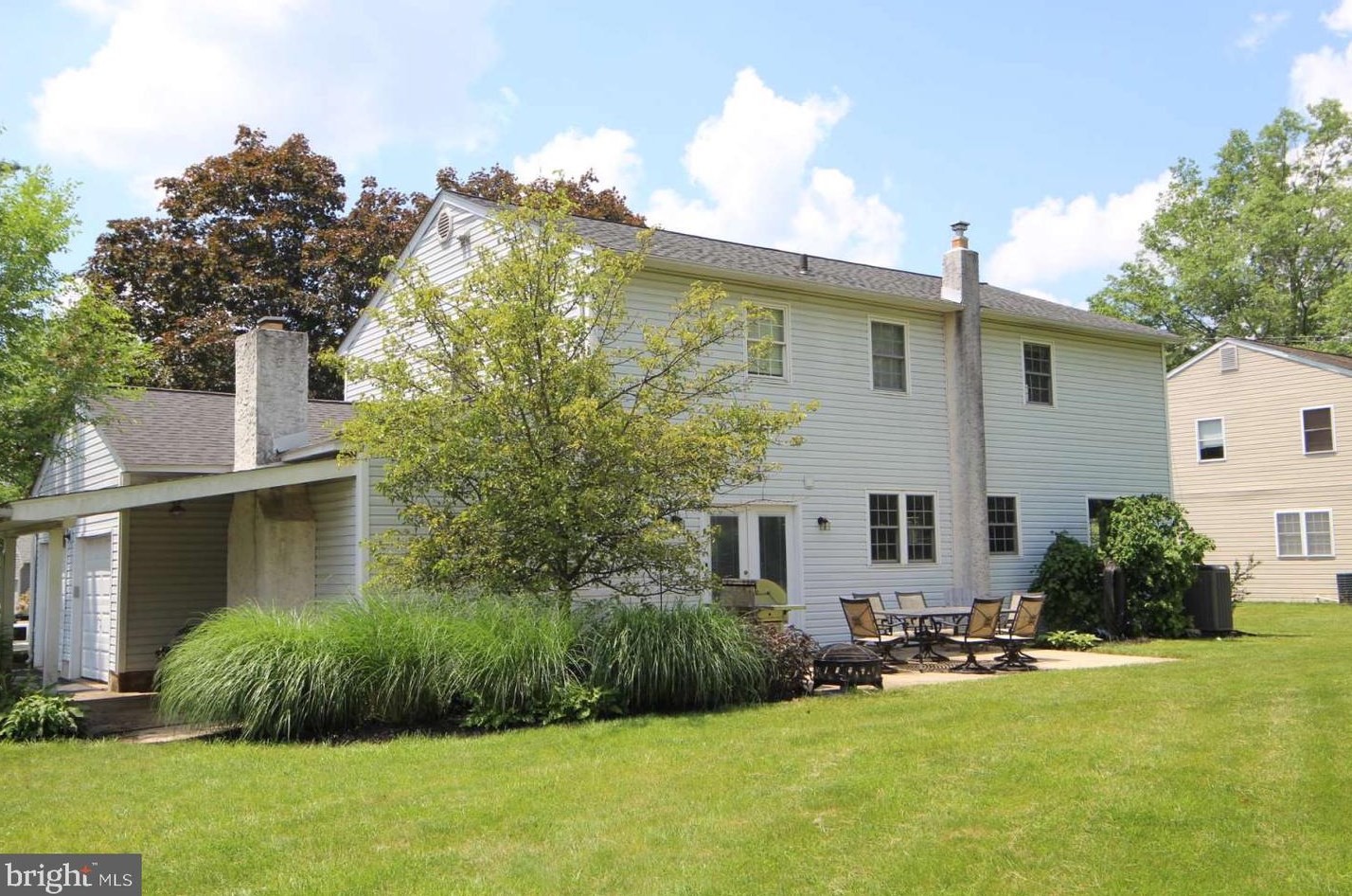 1027 Walnut Ln, Lansdale, PA 19446-4505